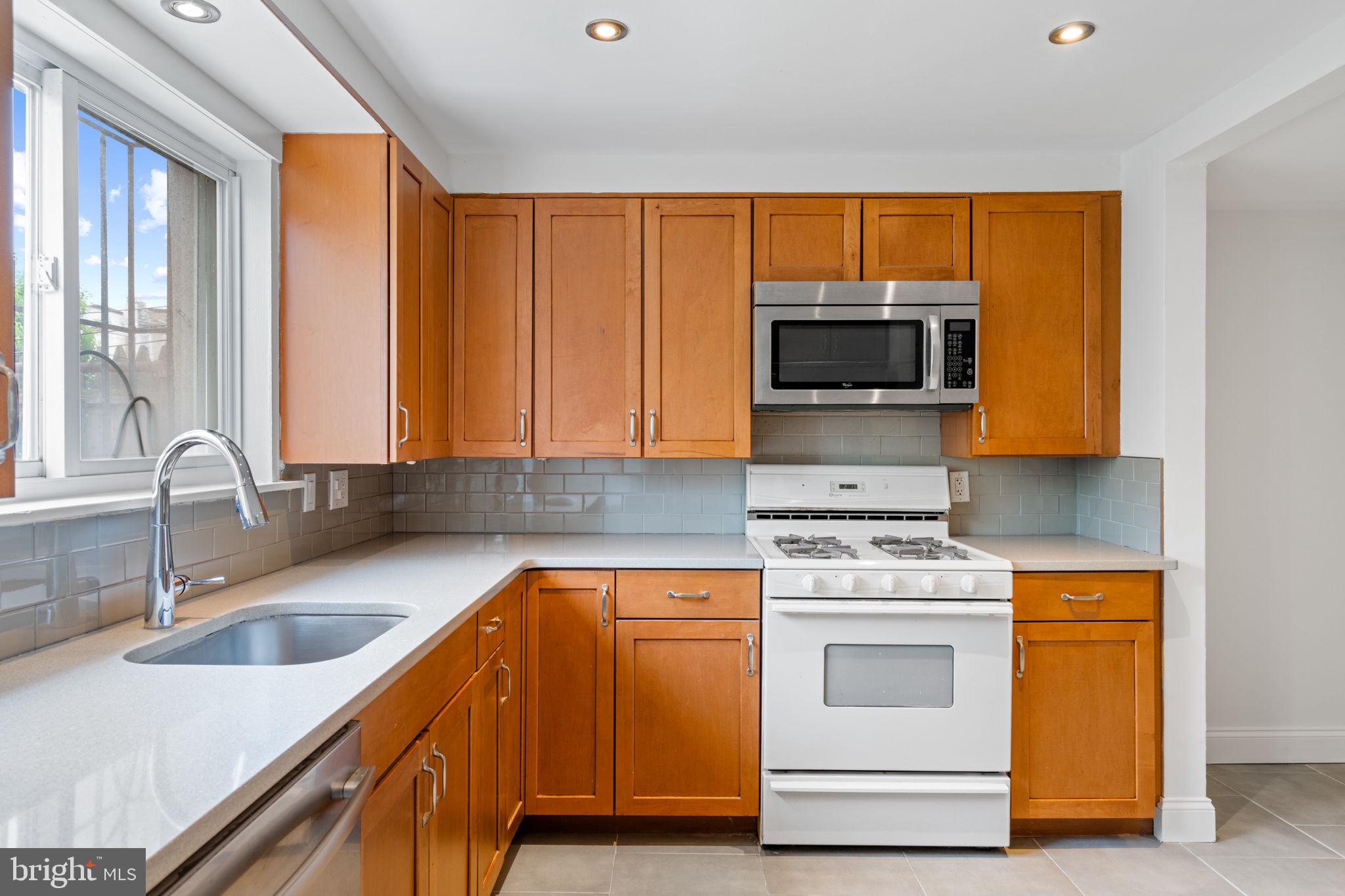 PASSYUNK SQUARE - Residential