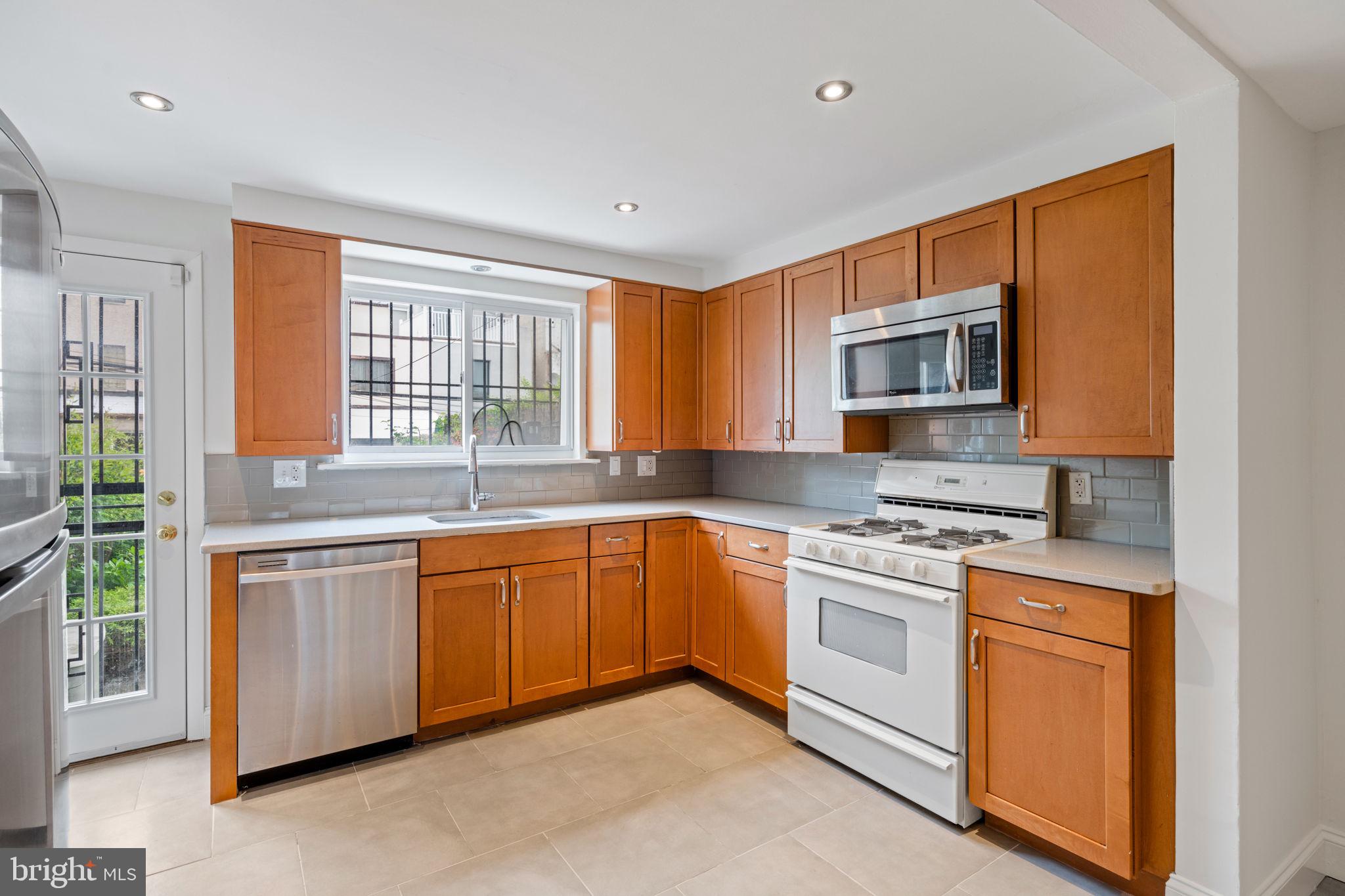 PASSYUNK SQUARE - Residential