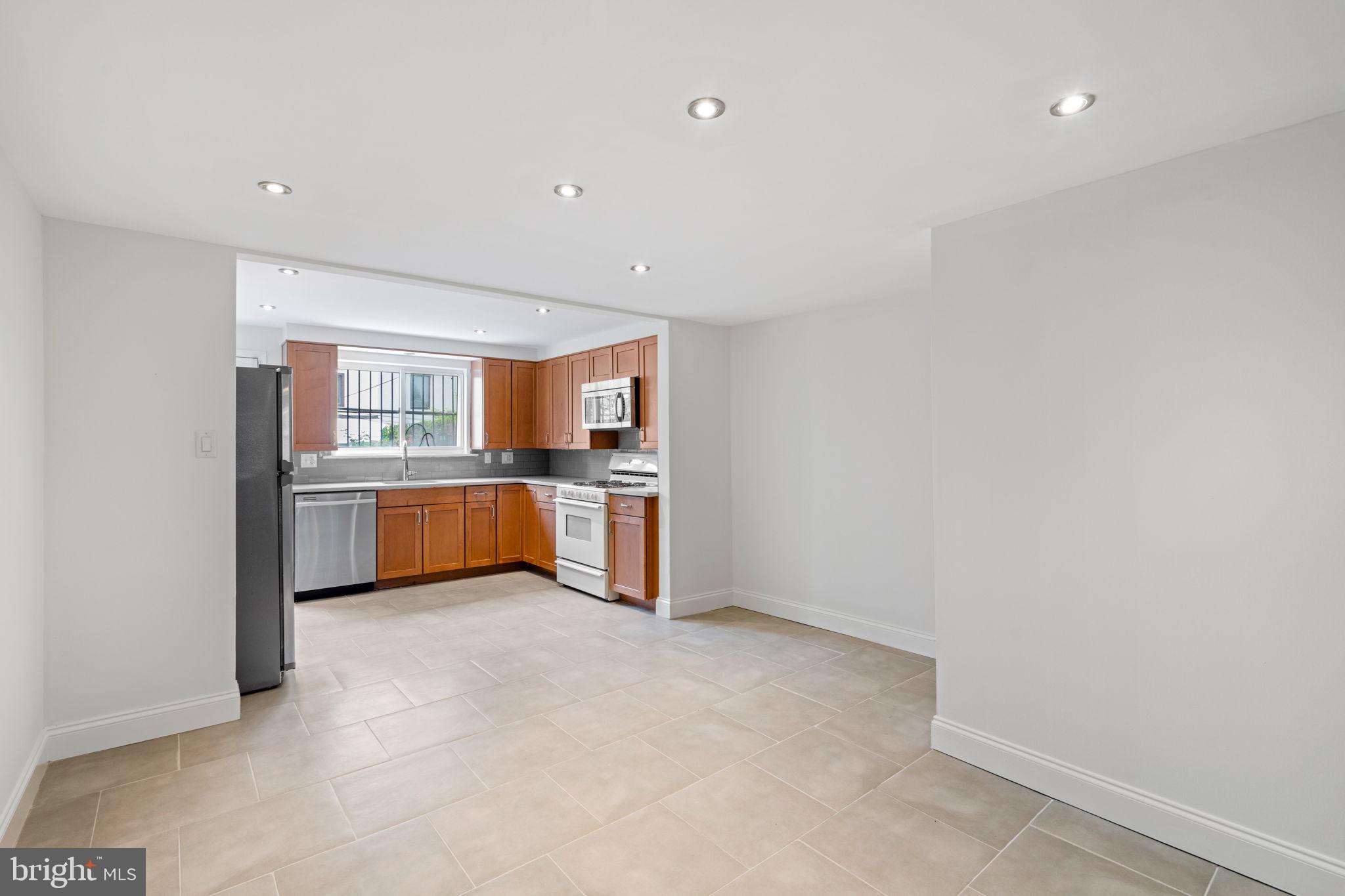 PASSYUNK SQUARE - Residential