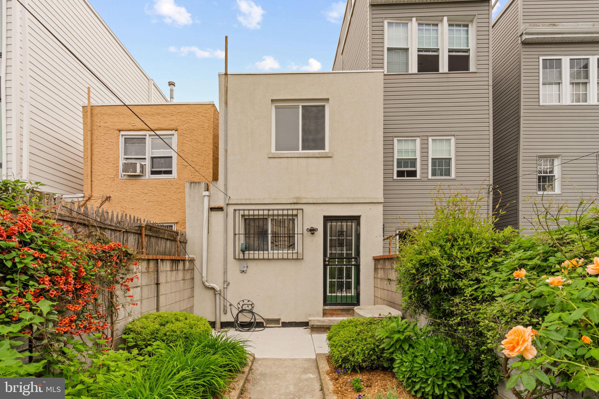 PASSYUNK SQUARE - Residential