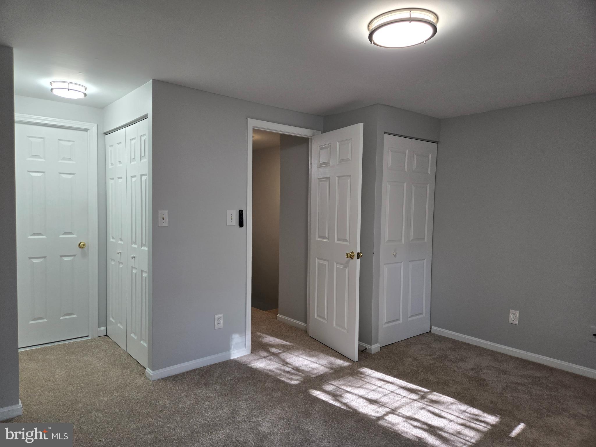 ESSEX PLACE - Residential Lease