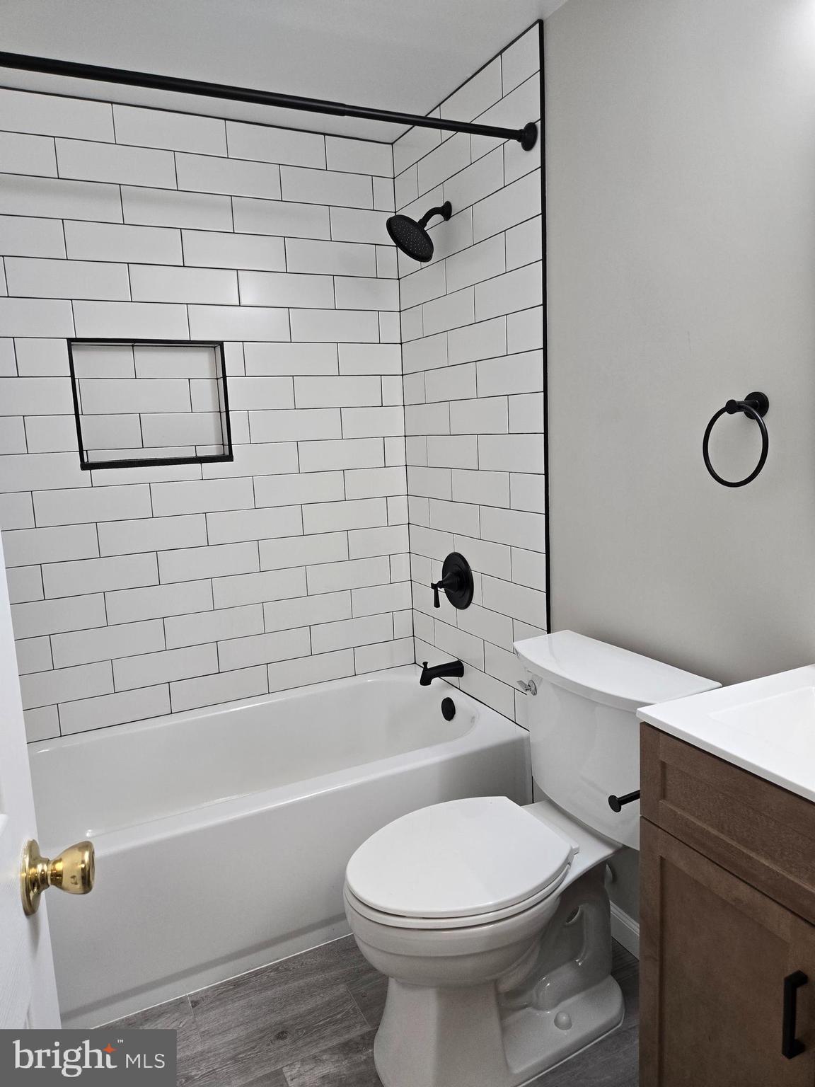 ESSEX PLACE - Residential Lease