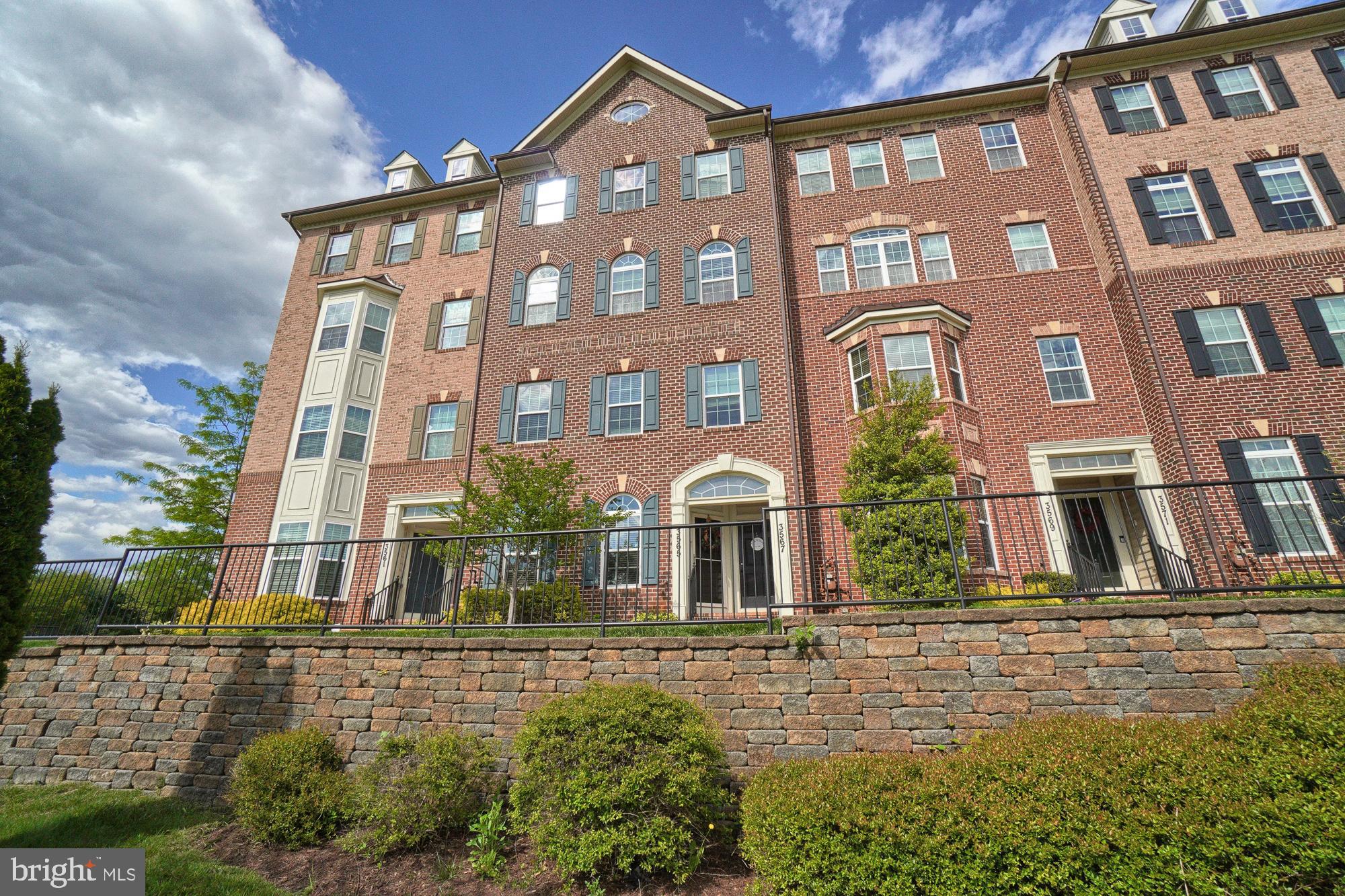 3565 HOLBORN PLACE
