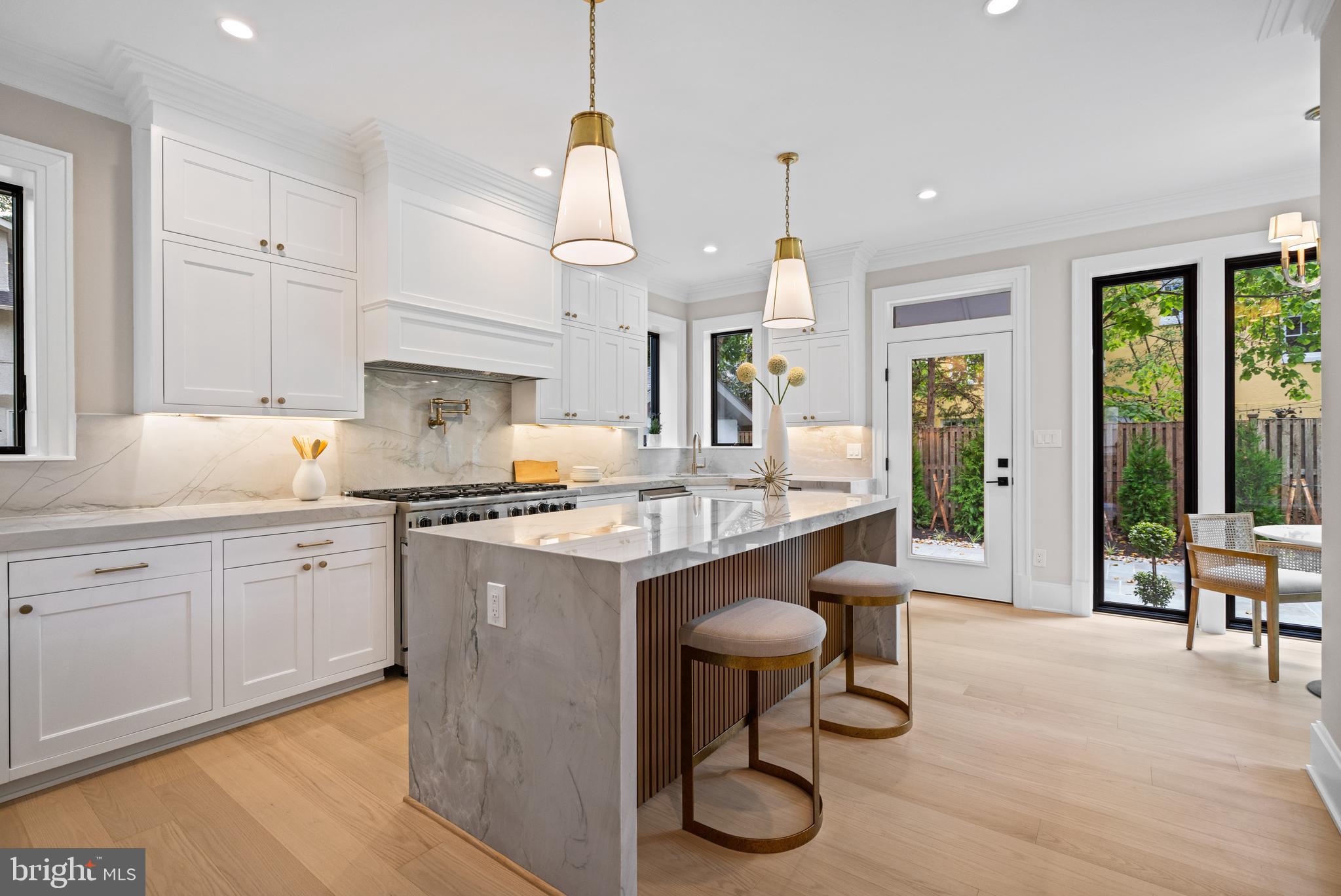 CHEVY CHASE - Residential