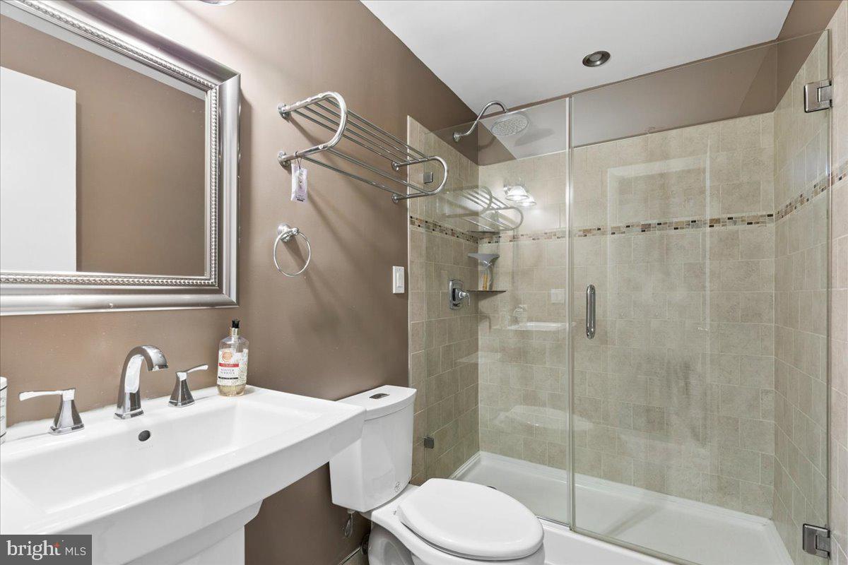 SOUTH RIVER COLONY - Residential