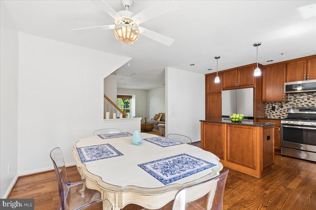 SOUTH RIVER COLONY - Residential