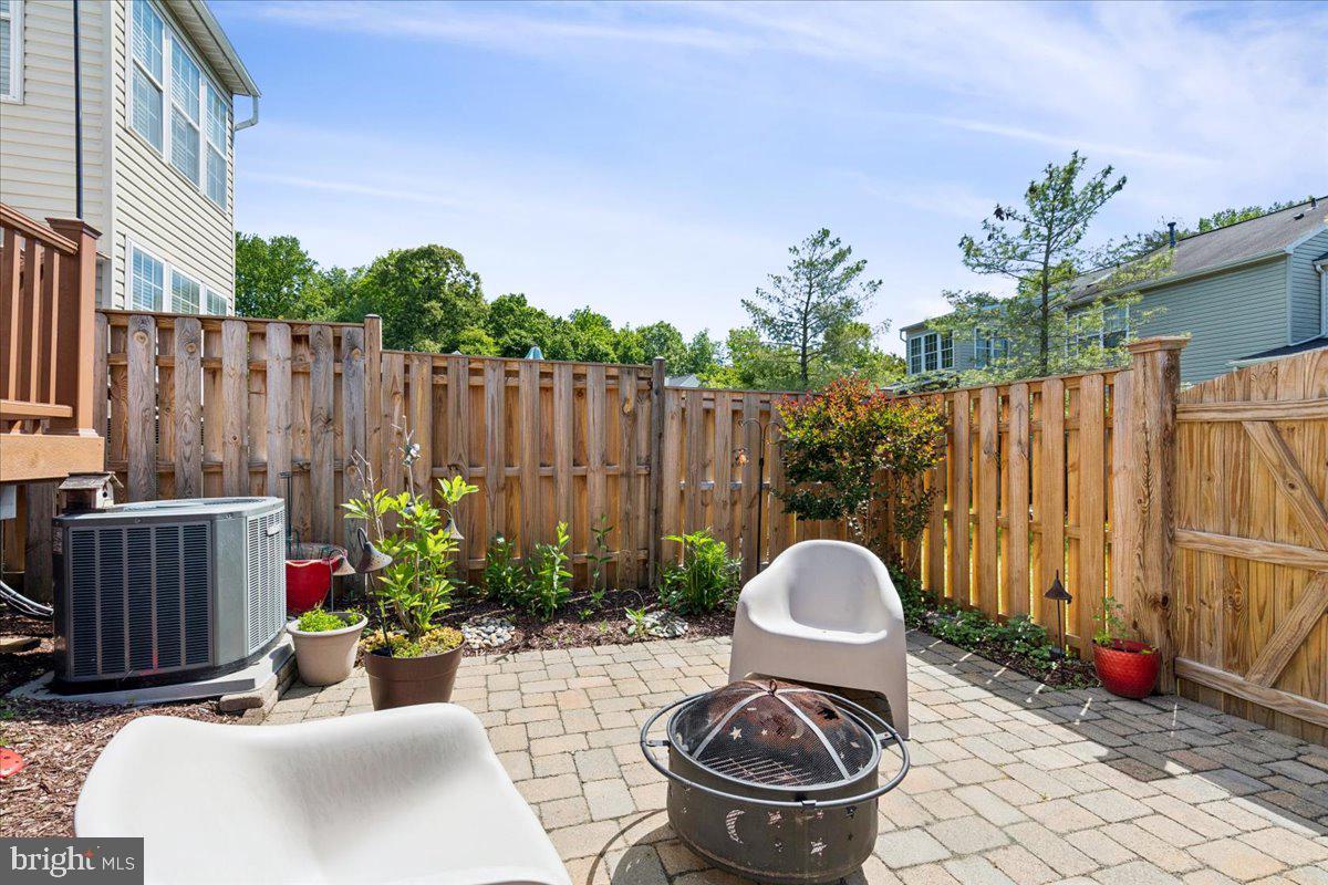 SOUTH RIVER COLONY - Residential
