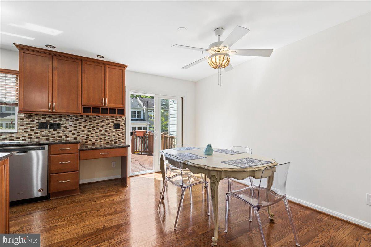 SOUTH RIVER COLONY - Residential