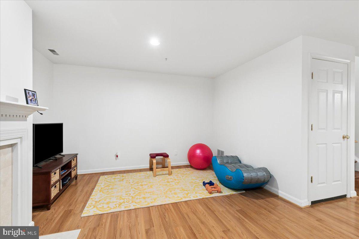 SOUTH RIVER COLONY - Residential