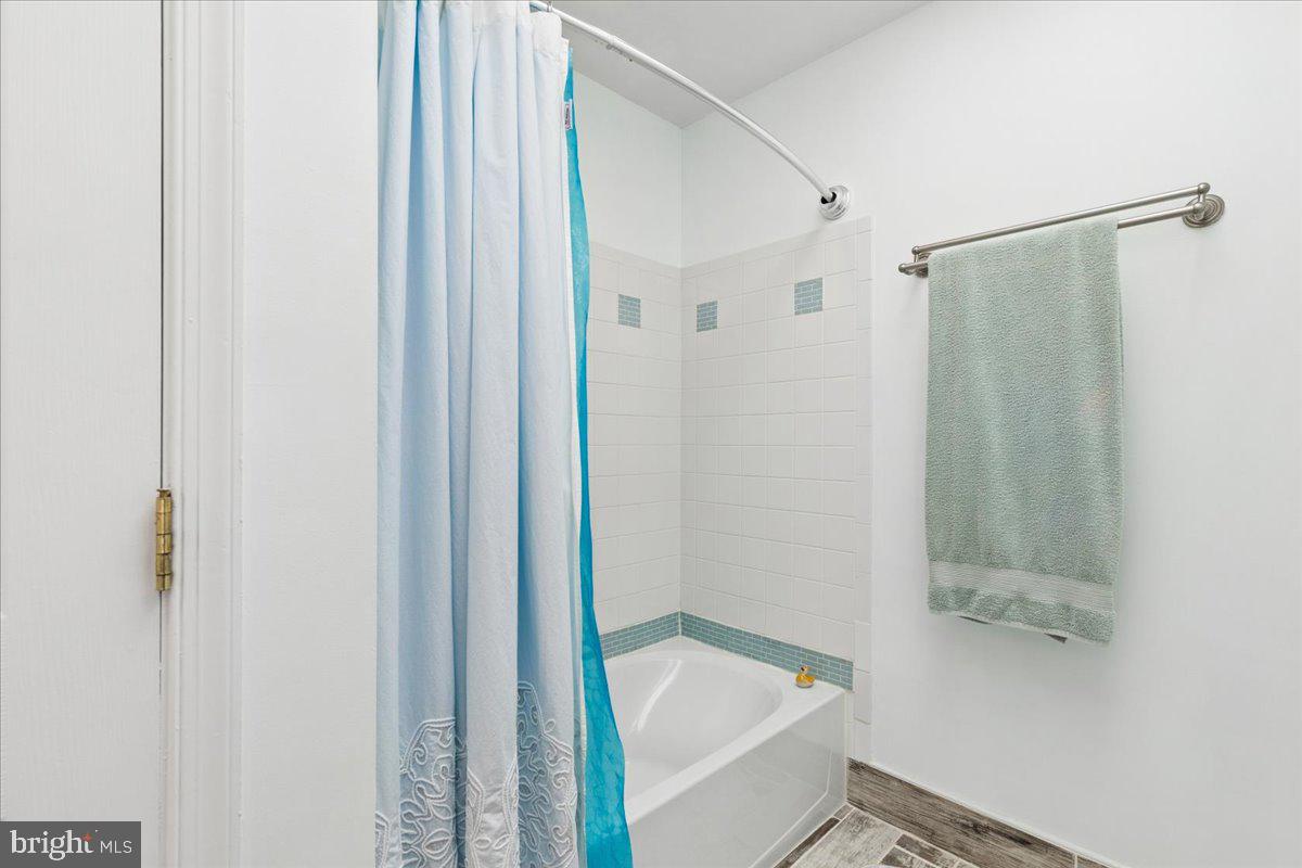 SOUTH RIVER COLONY - Residential