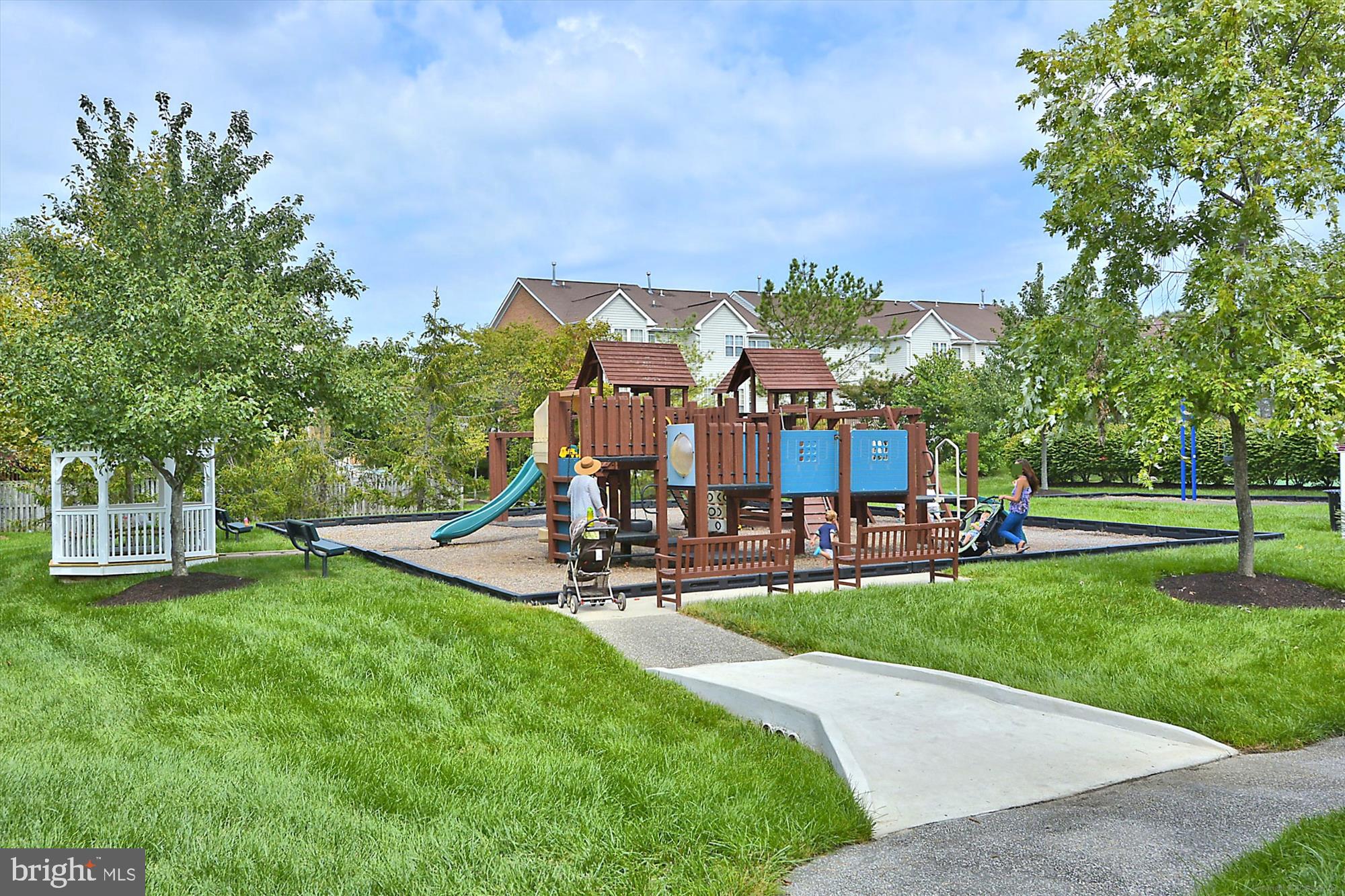 SOUTH RIVER COLONY - Residential