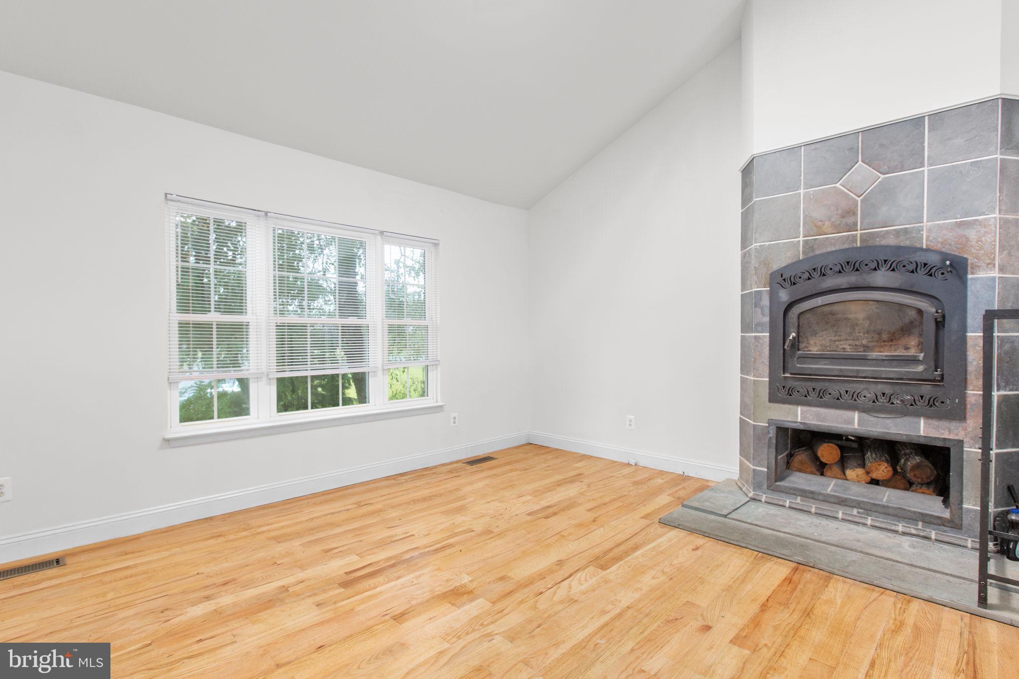 53 BLOOMINGTON LANE