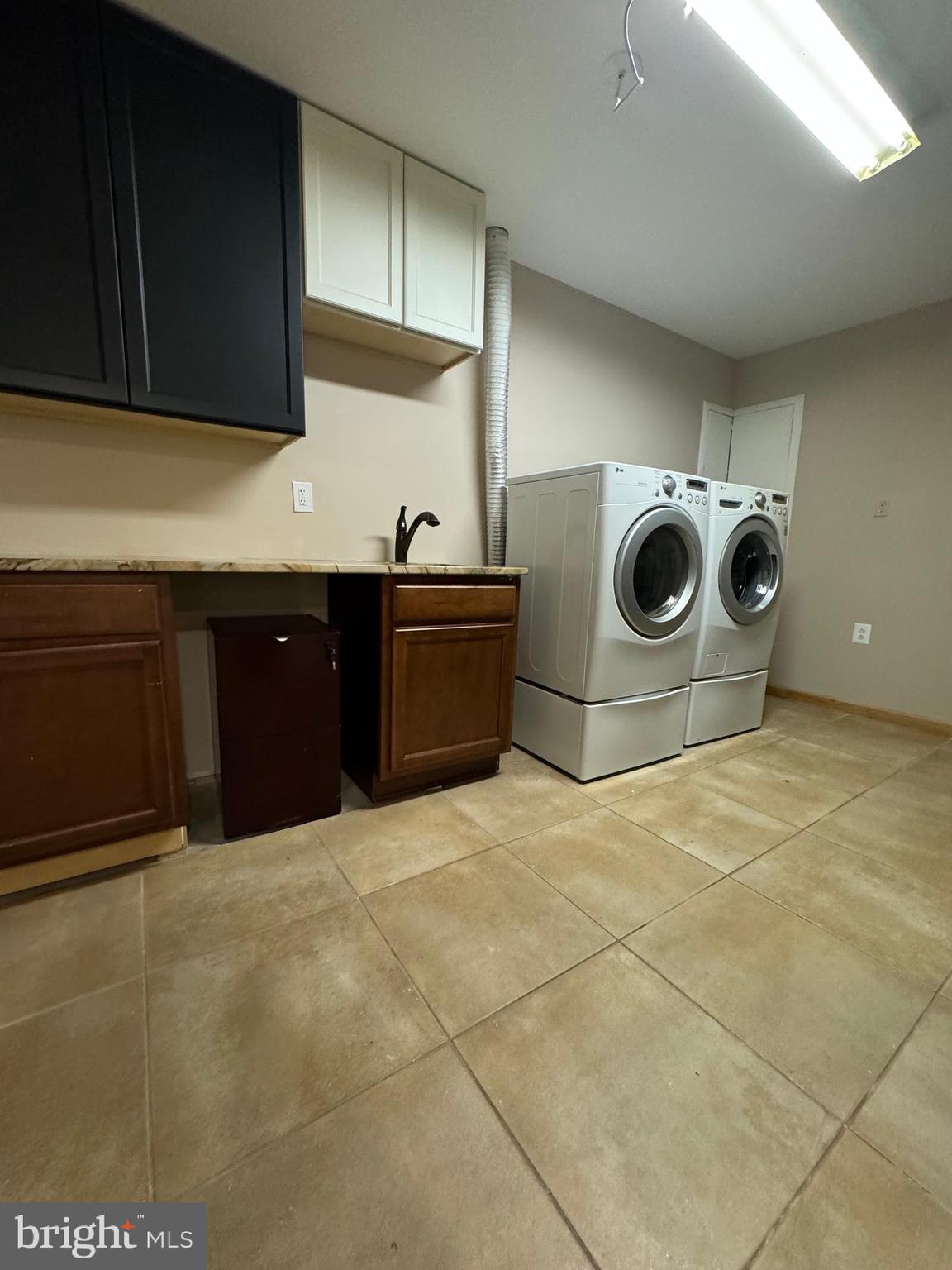 LAKE RIDGE - Residential Lease