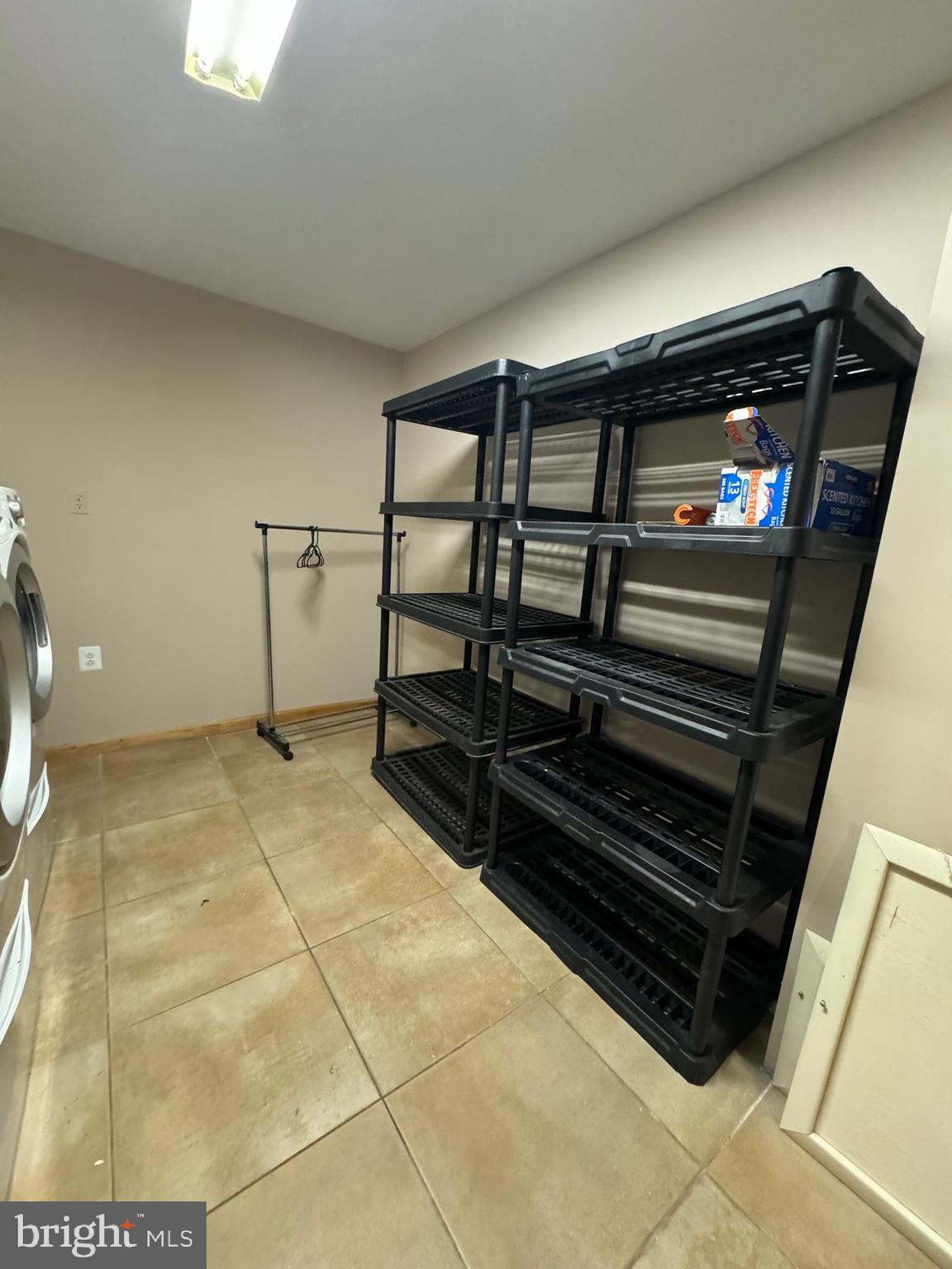 LAKE RIDGE - Residential Lease