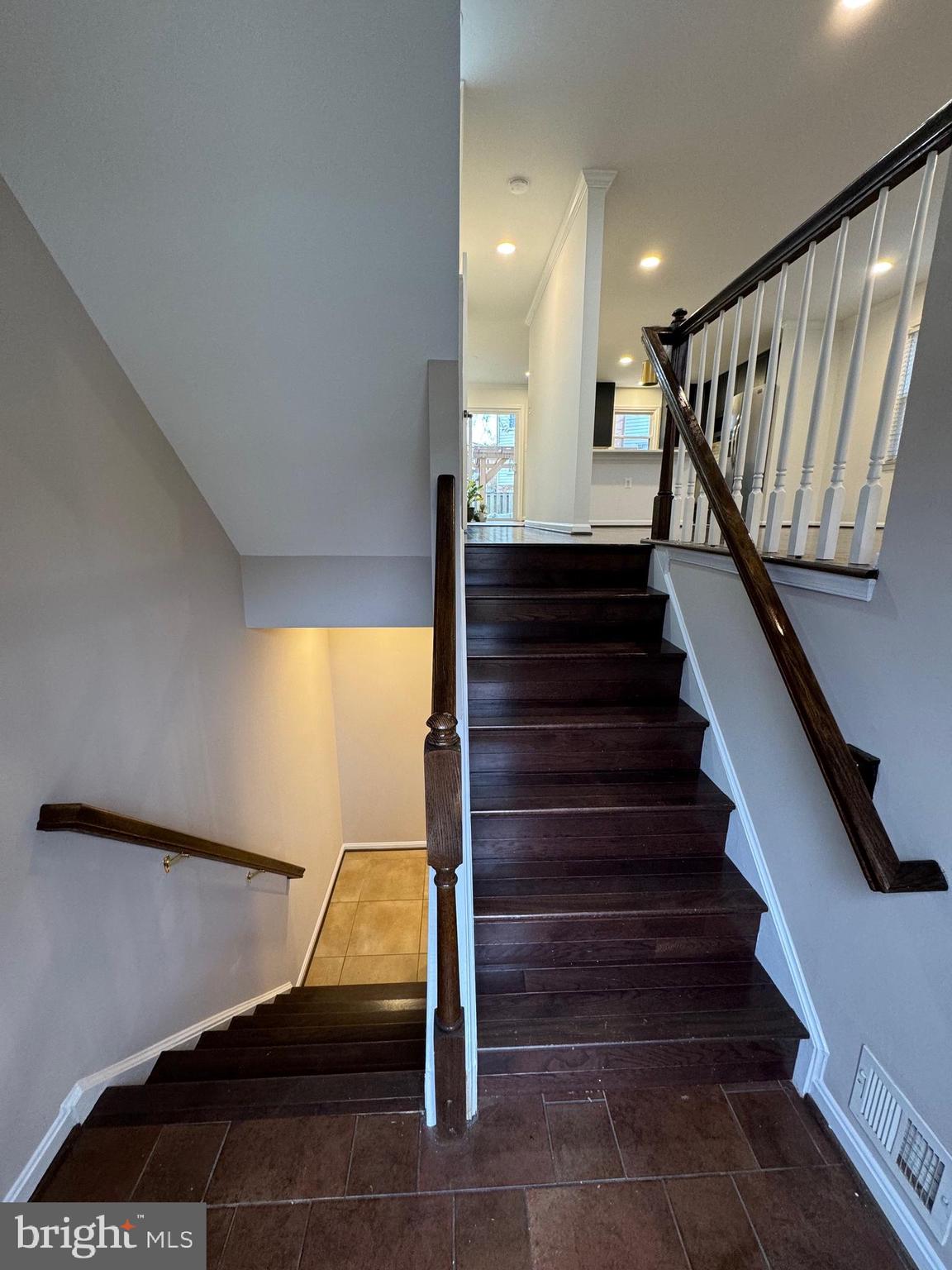 LAKE RIDGE - Residential Lease