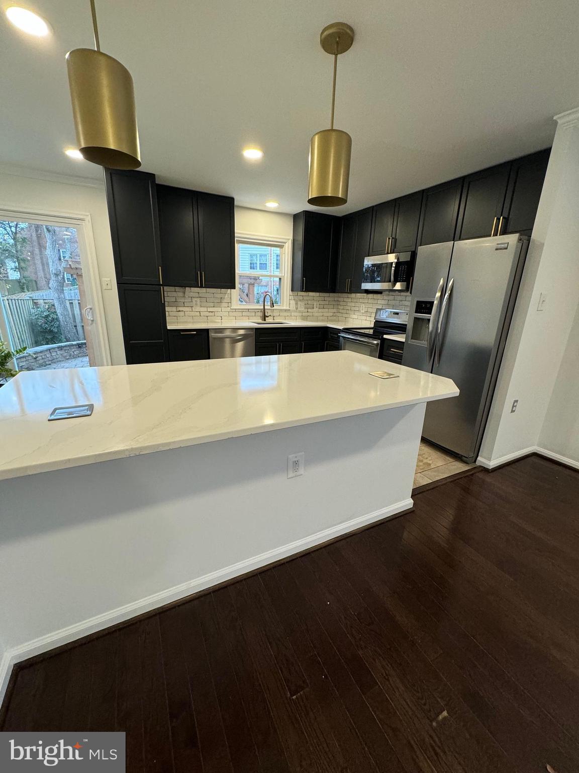 LAKE RIDGE - Residential Lease