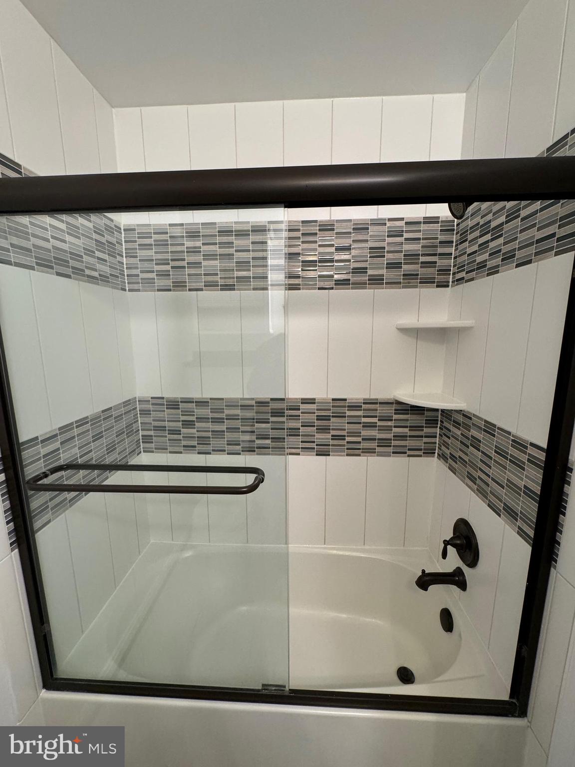 LAKE RIDGE - Residential Lease