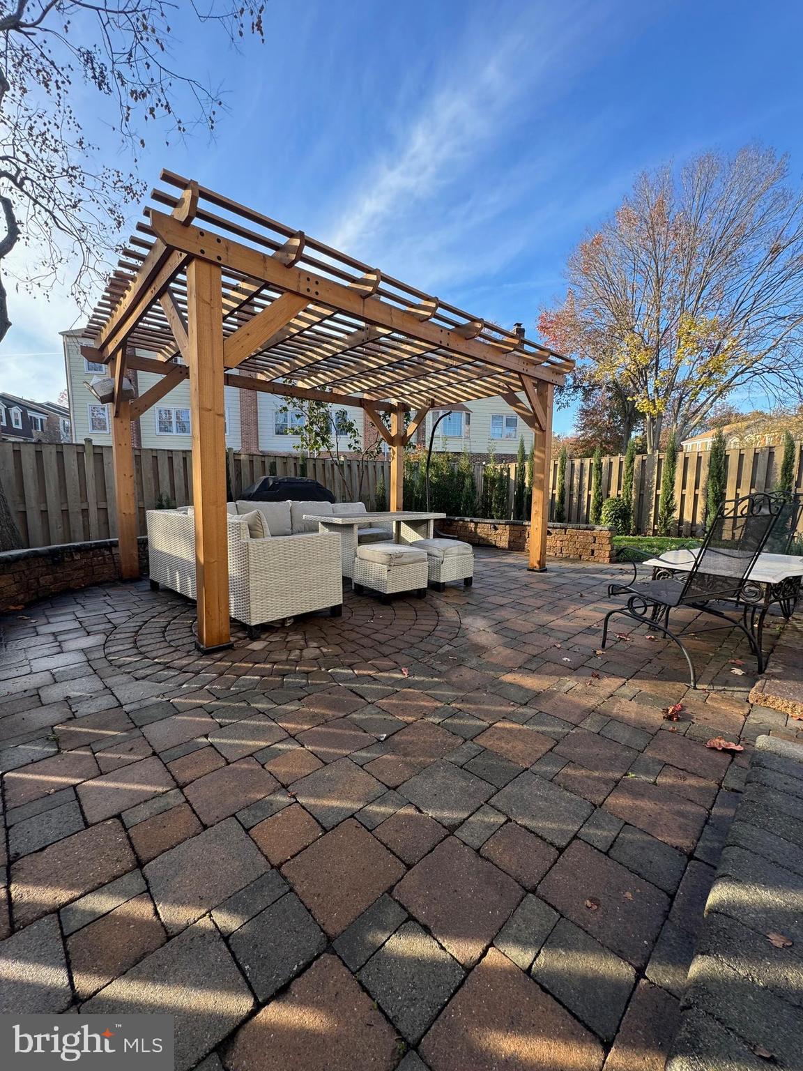 LAKE RIDGE - Residential Lease