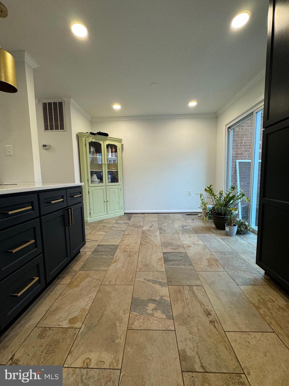 LAKE RIDGE - Residential Lease