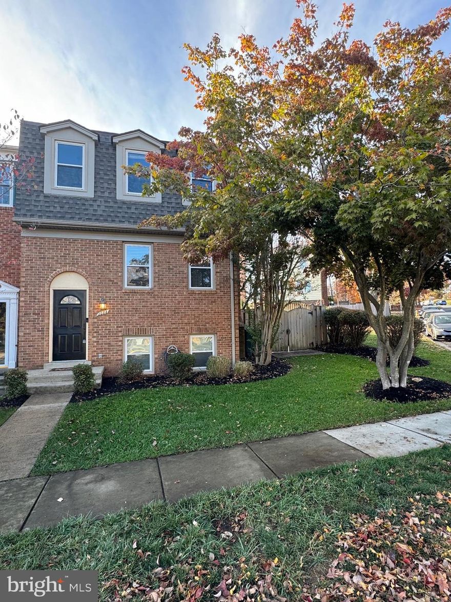 Beautifully renovated end unit brick front townhome in sought after lake ridge parks and recreation! Immaculate and thoughtfully renovated! Huge backyard fully fenced in with a great paver patio! Sun filled end unit with double pane windows to enjoy natural light! All upgrade flooring include hardwood, tile, and lvp in the bedrooms! Easy maintenance! Open floorplan with large kitchen island! Stainless steel appliances, Upgrade quartz countertops with a island to sit at! Upgrade bathrooms with upgrade vanities and stone countertops!