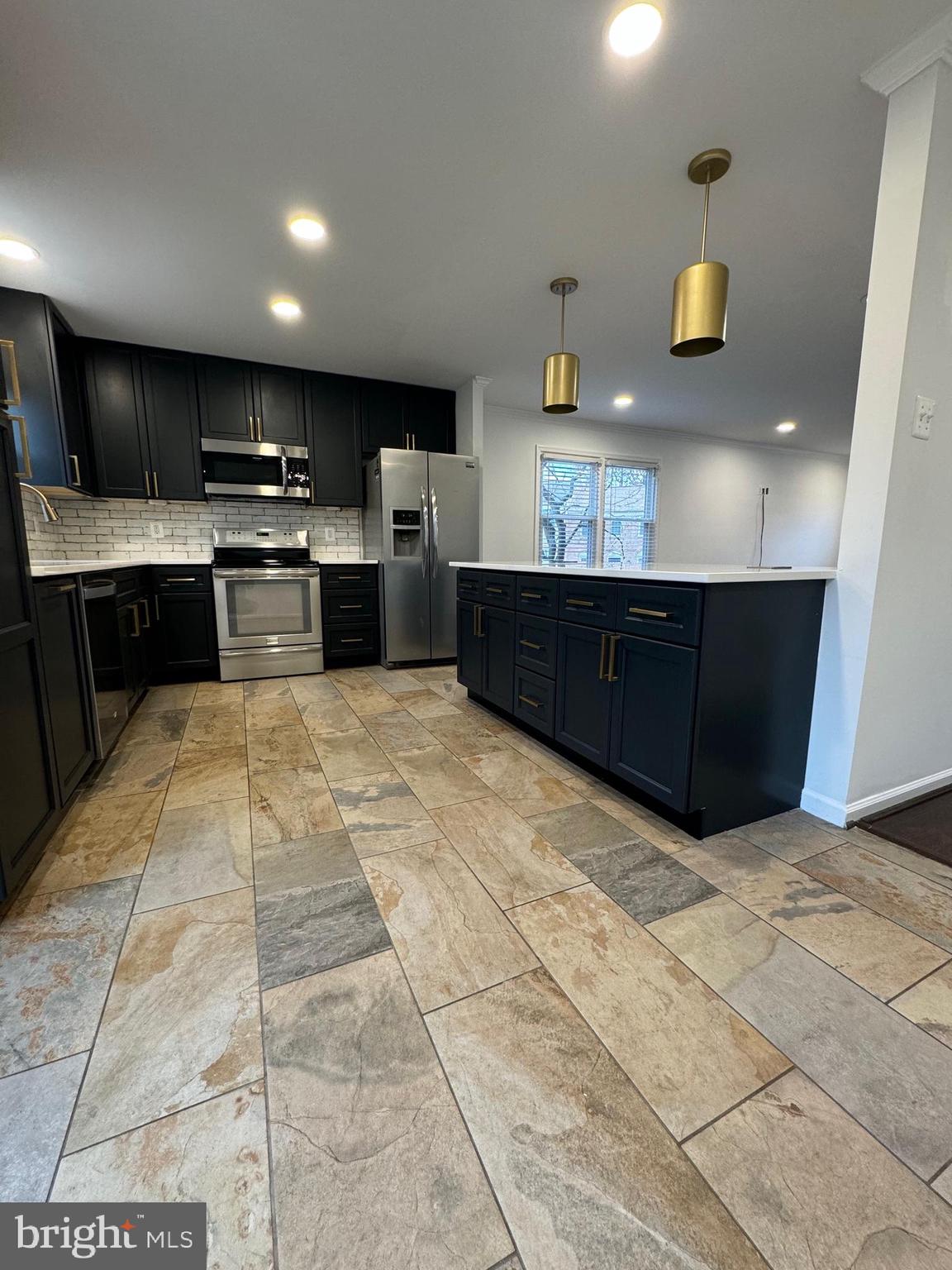 LAKE RIDGE - Residential Lease