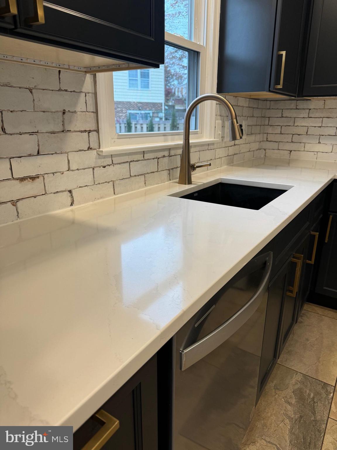 LAKE RIDGE - Residential Lease