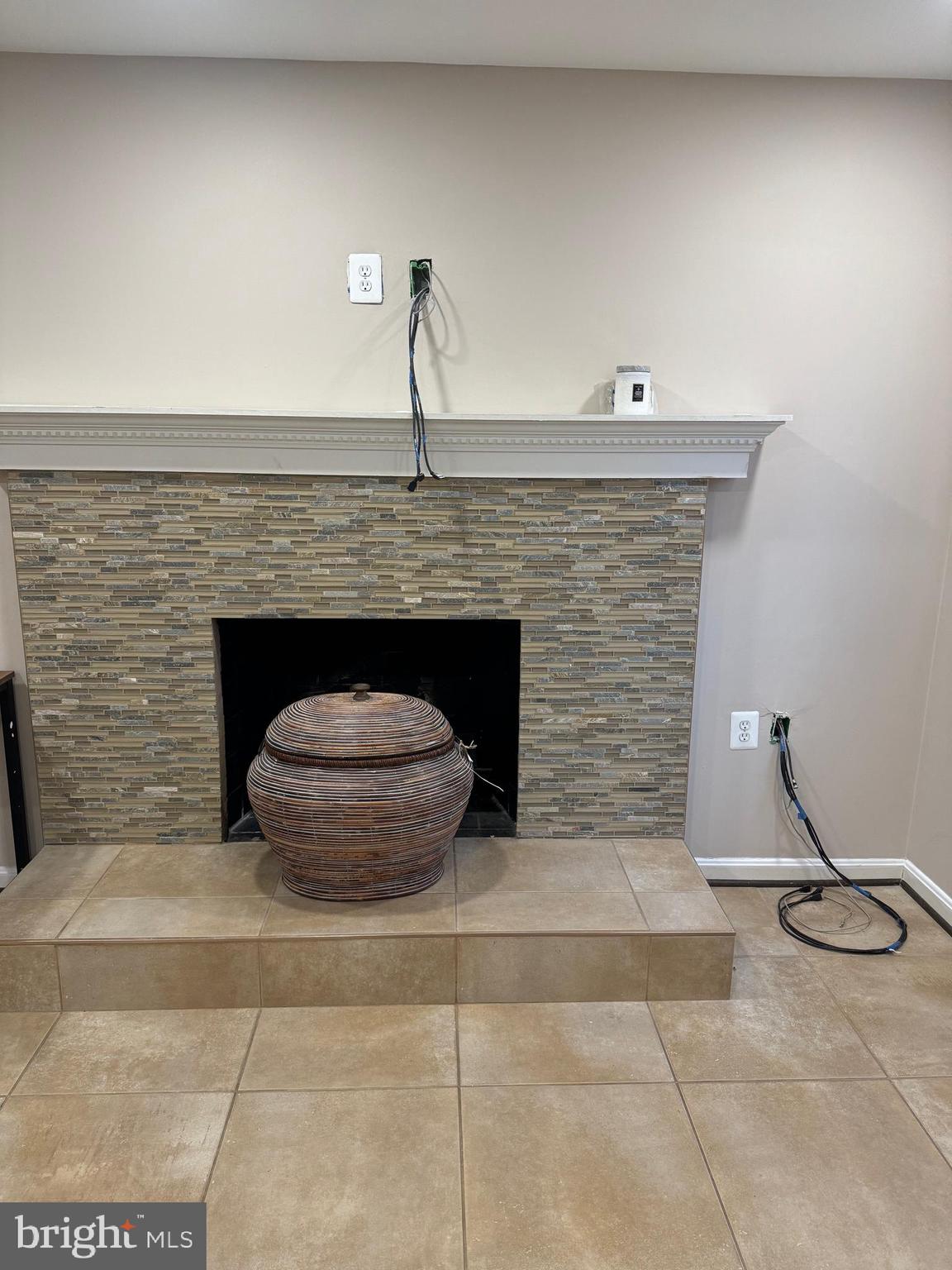 LAKE RIDGE - Residential Lease