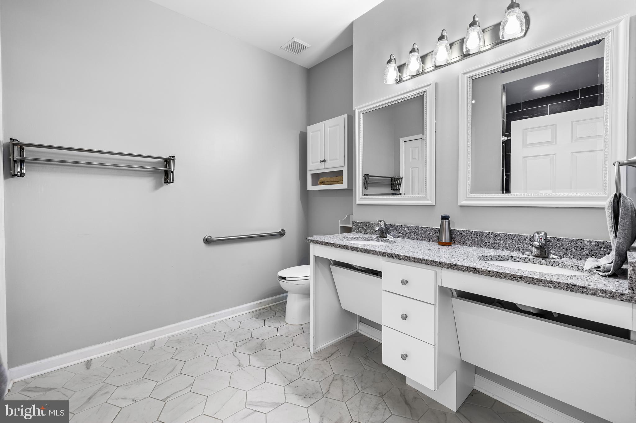 GLYNDON TRACE - Residential