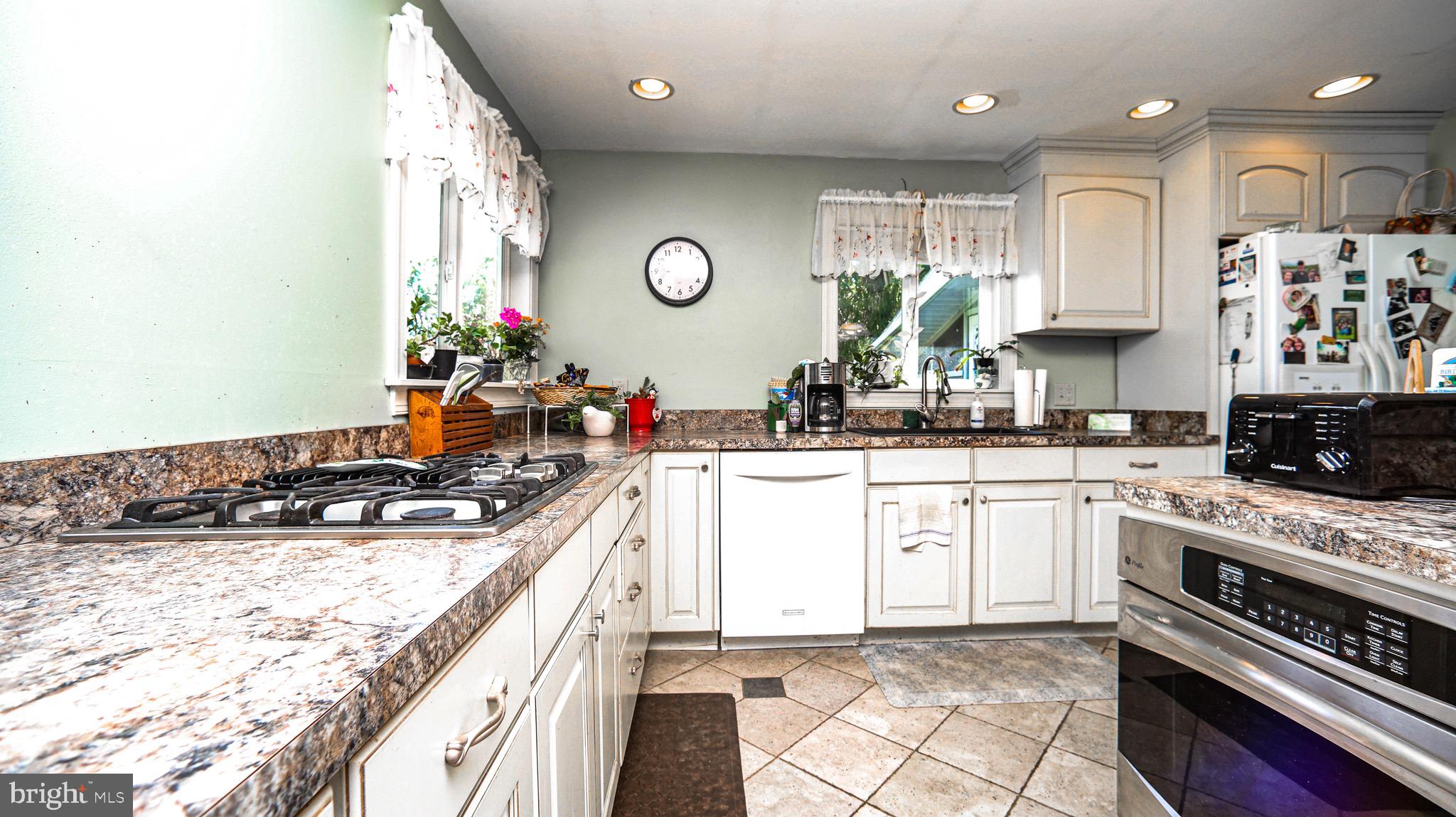 2065 PLEASANT GROVE RD