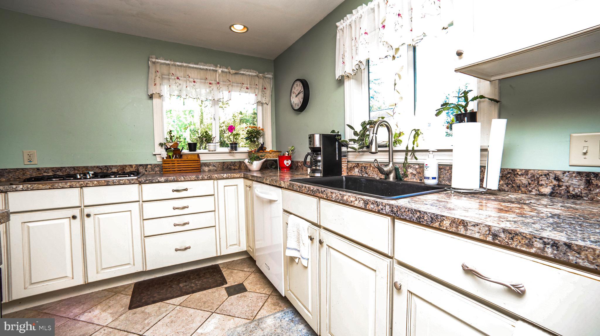 2065 PLEASANT GROVE RD