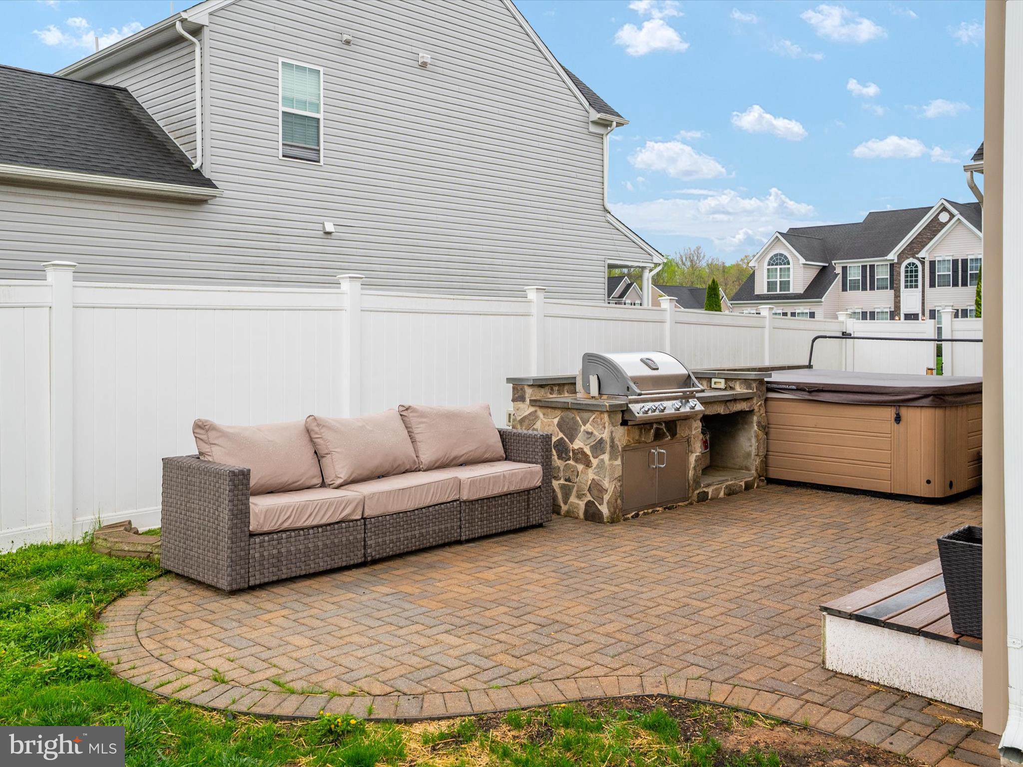 NORTH BROOK - Residential