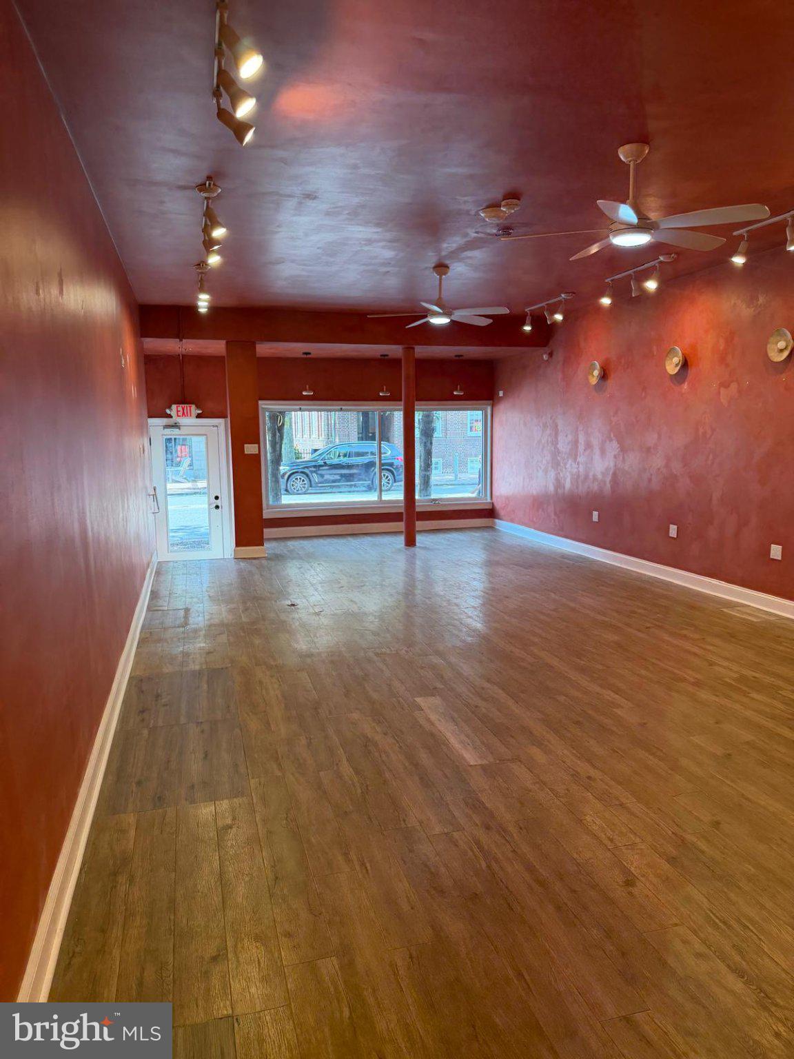 29 W LANCASTER
