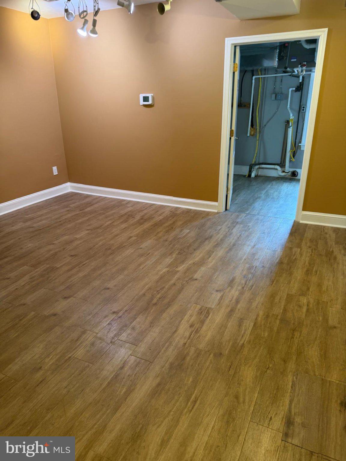 29 W LANCASTER