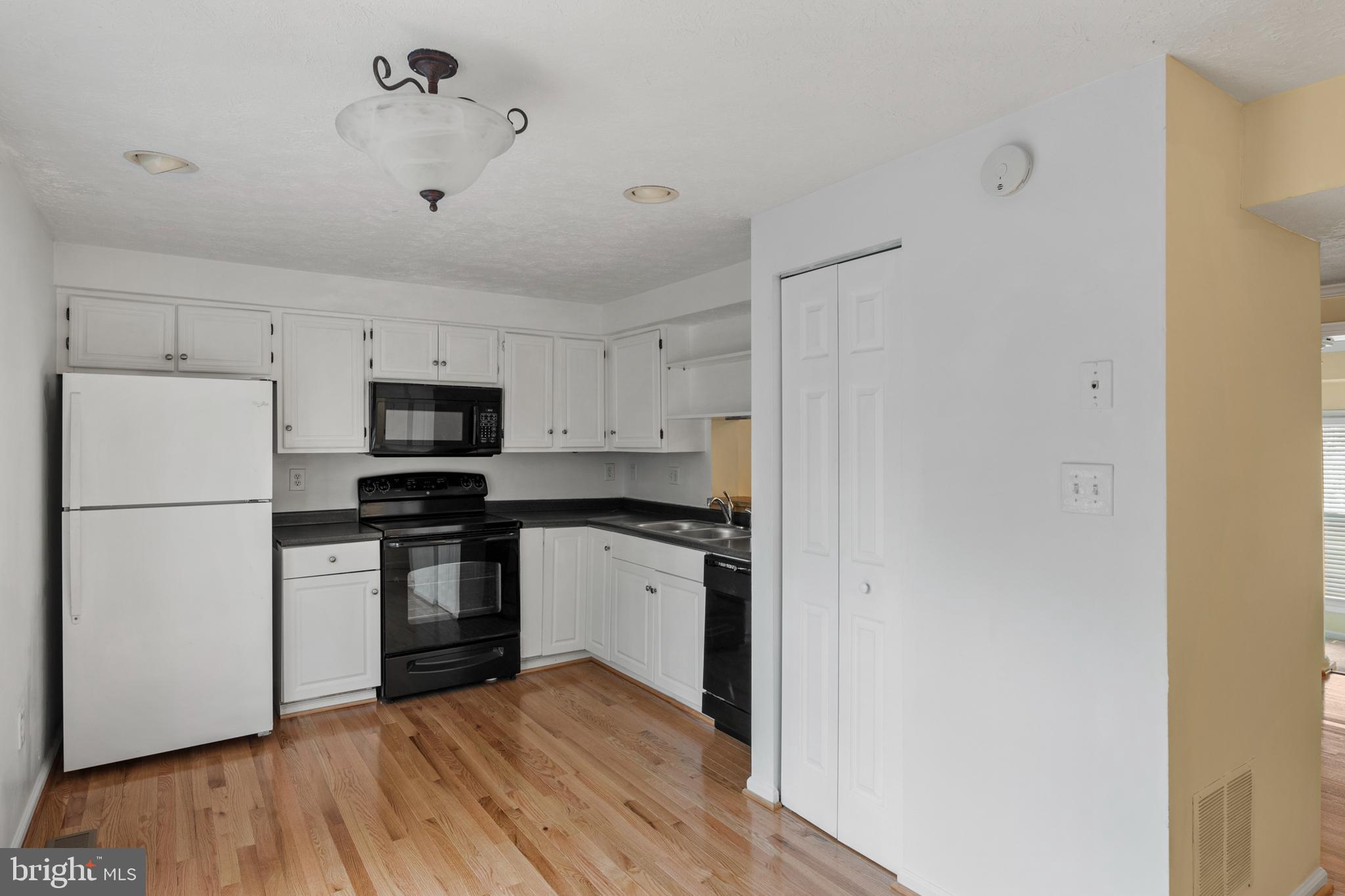 KINGS MEADE - Residential