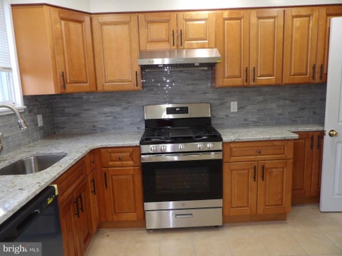 Townhouse For Sale - 439 E Howell Street<br/> PHILADELPHIA, PA 19120