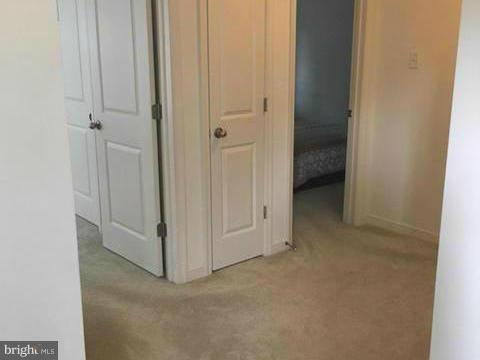 SUMMIT HALL RESERVE - Residential Lease