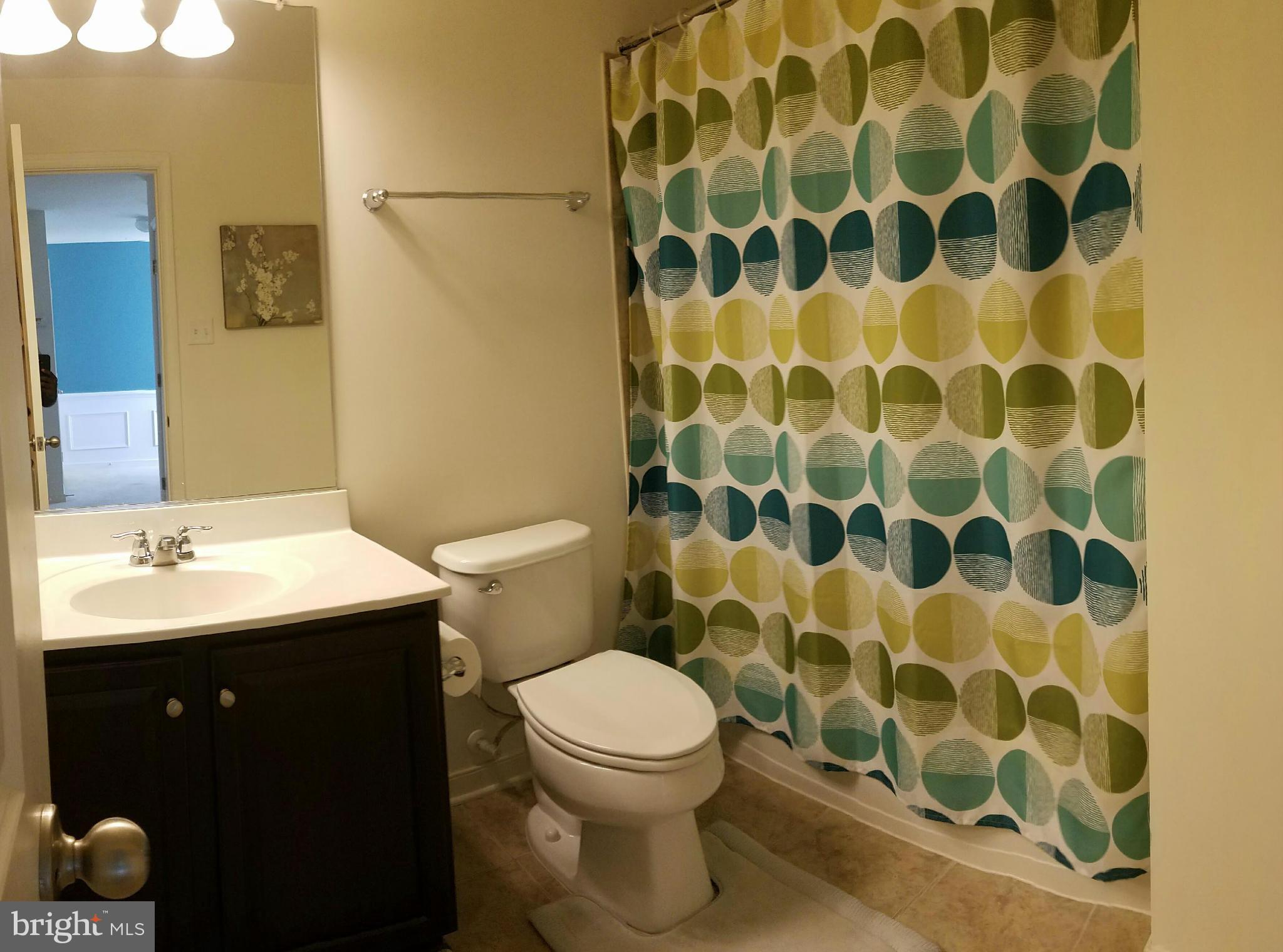 SUMMIT HALL RESERVE - Residential Lease