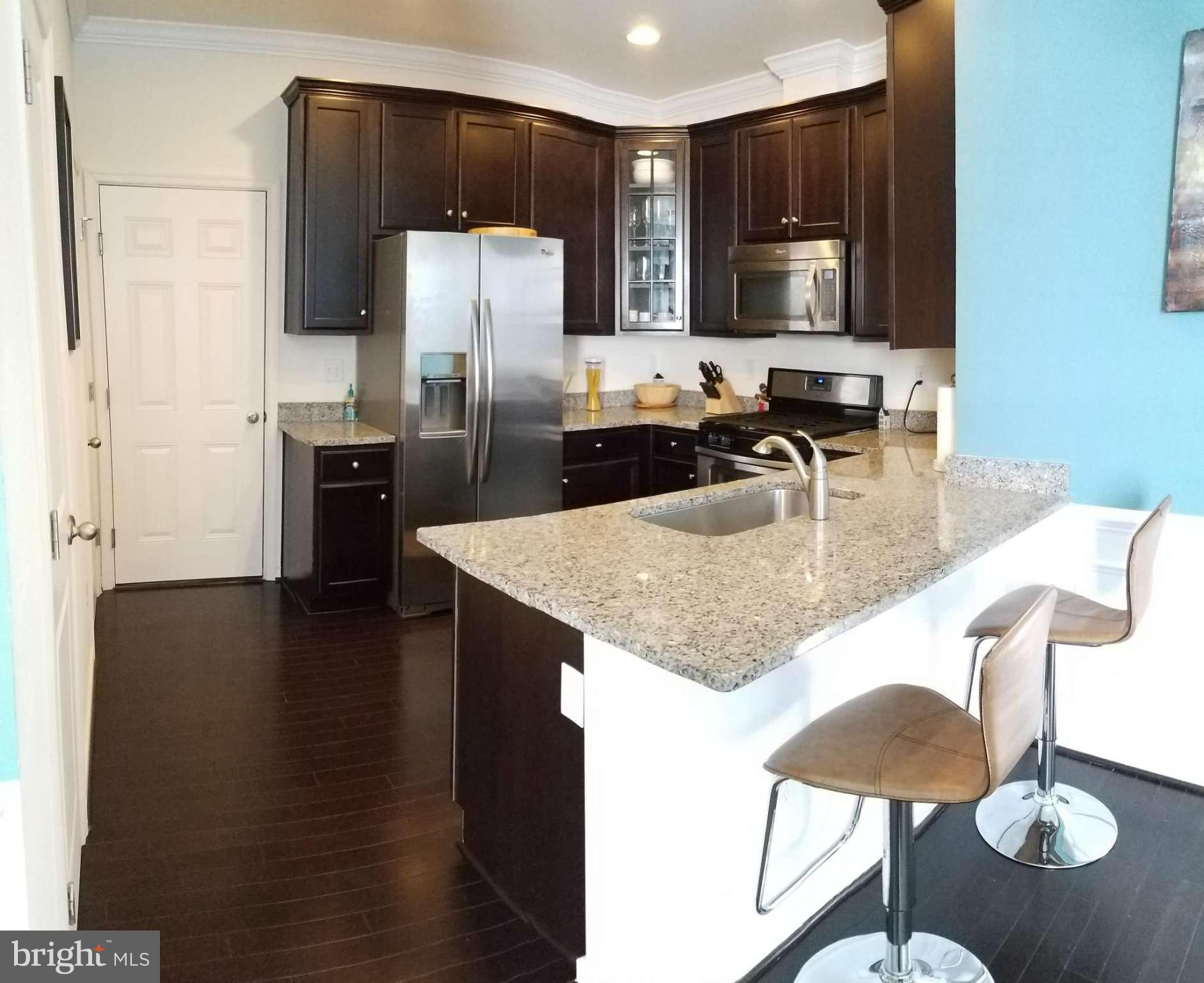 SUMMIT HALL RESERVE - Residential Lease