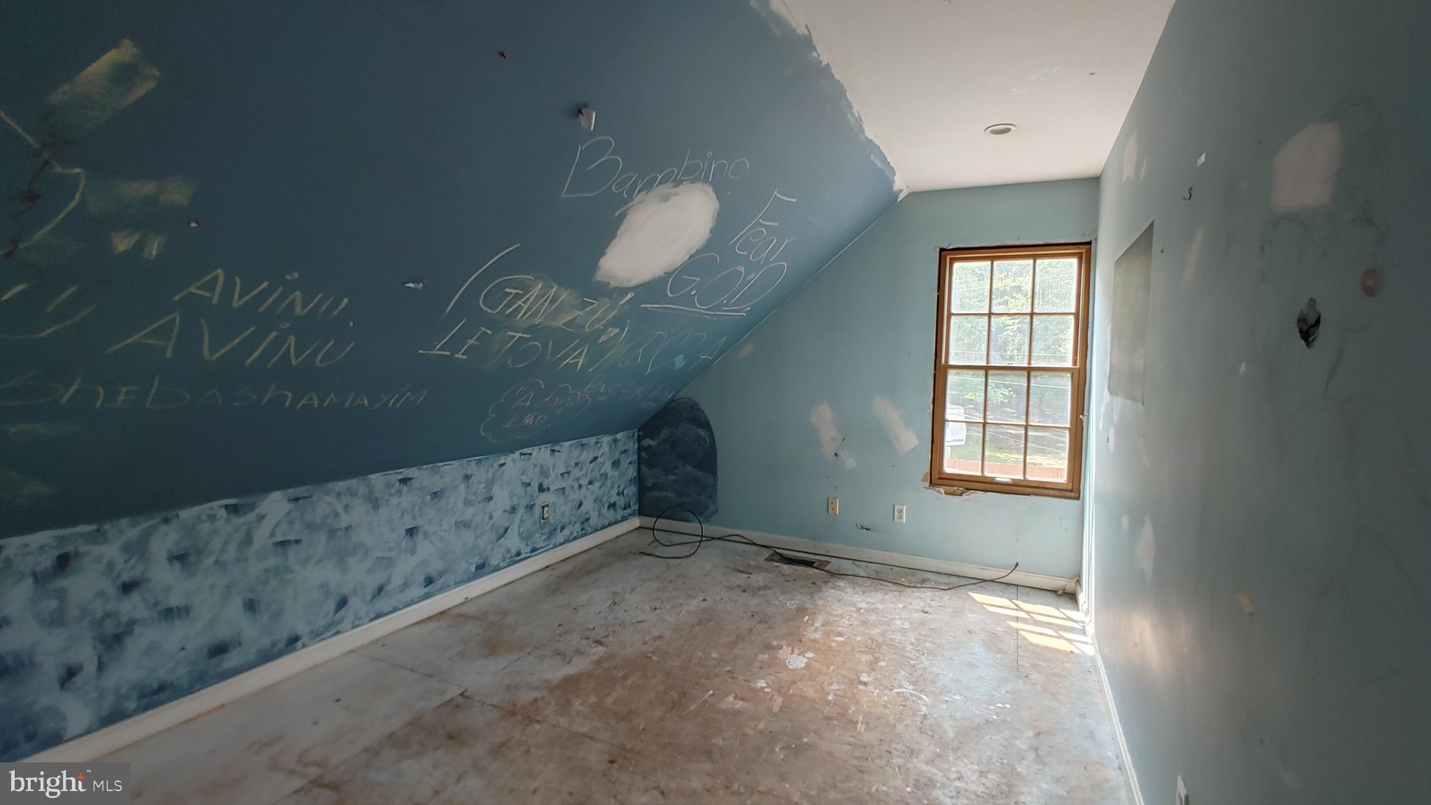 SHADY SIDE - Residential