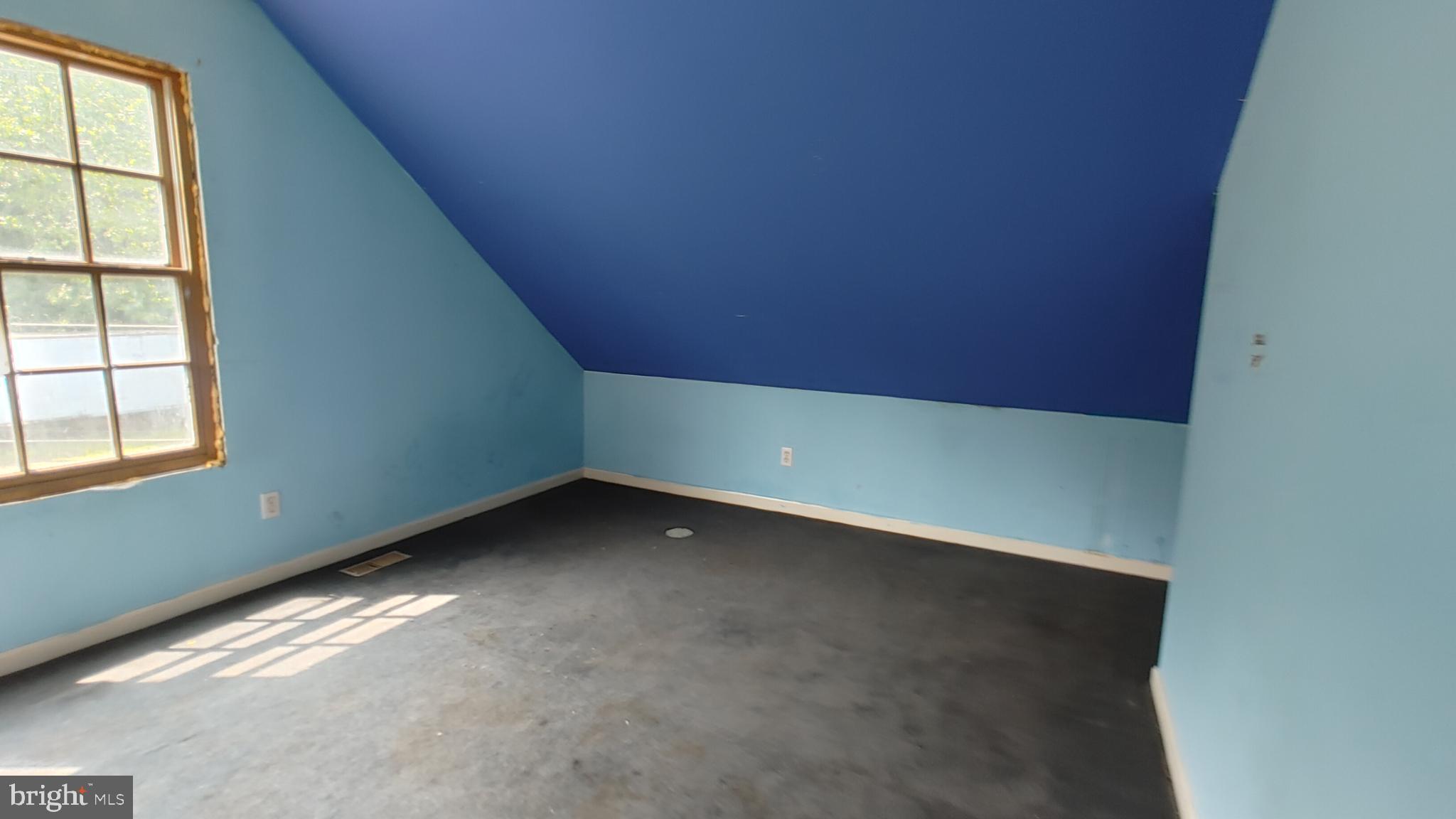 SHADY SIDE - Residential