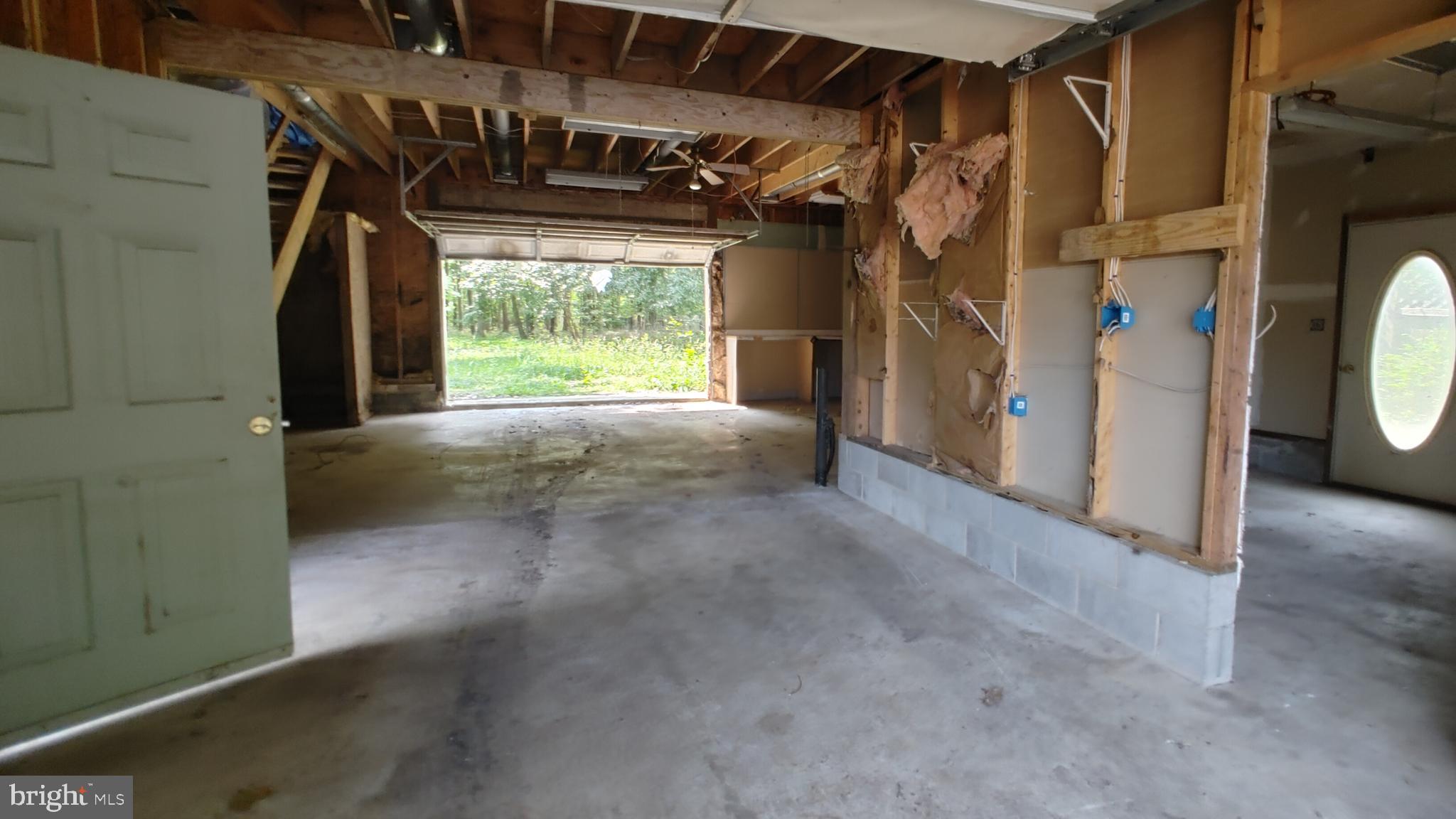 SHADY SIDE - Residential