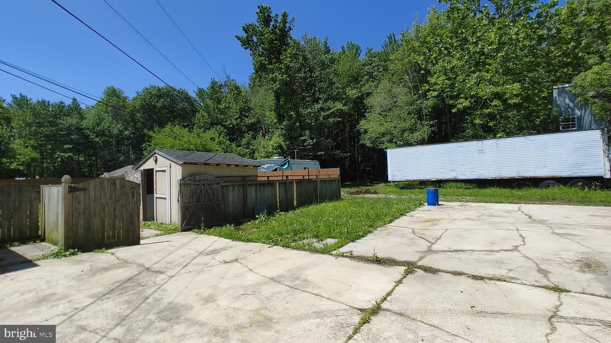 SHADY SIDE - Residential