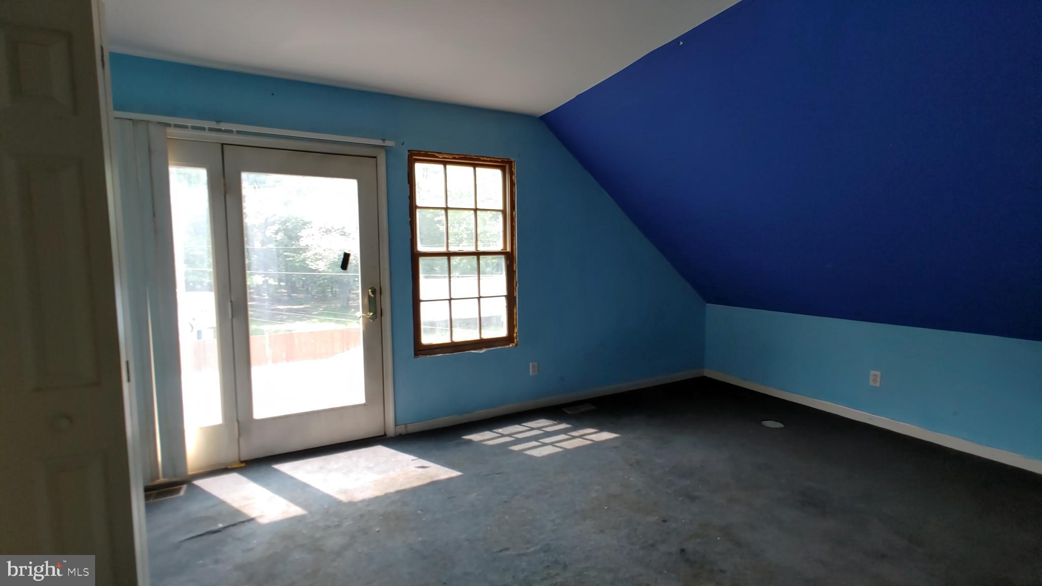 SHADY SIDE - Residential