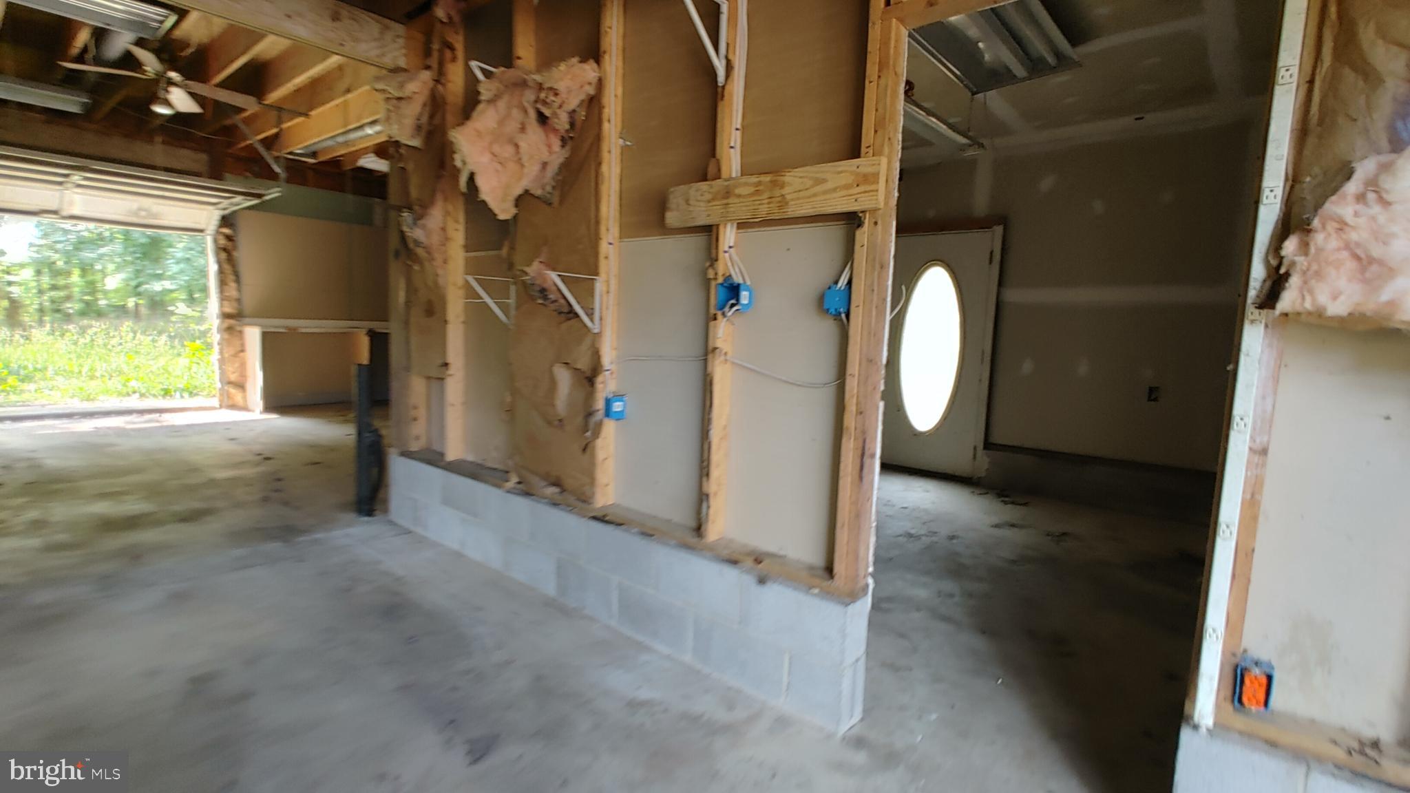 SHADY SIDE - Residential