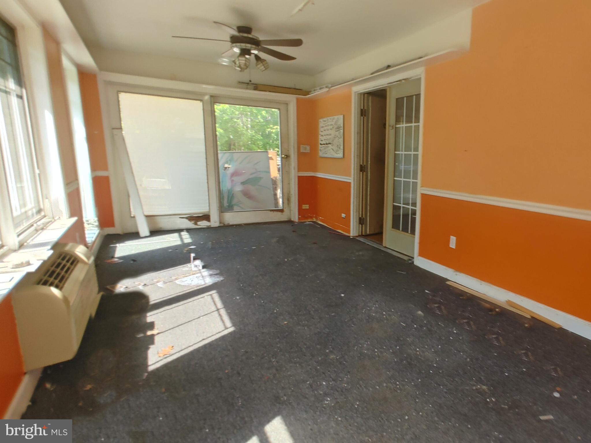 SHADY SIDE - Residential