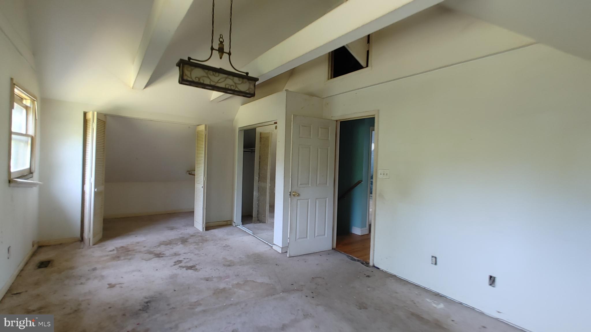 SHADY SIDE - Residential