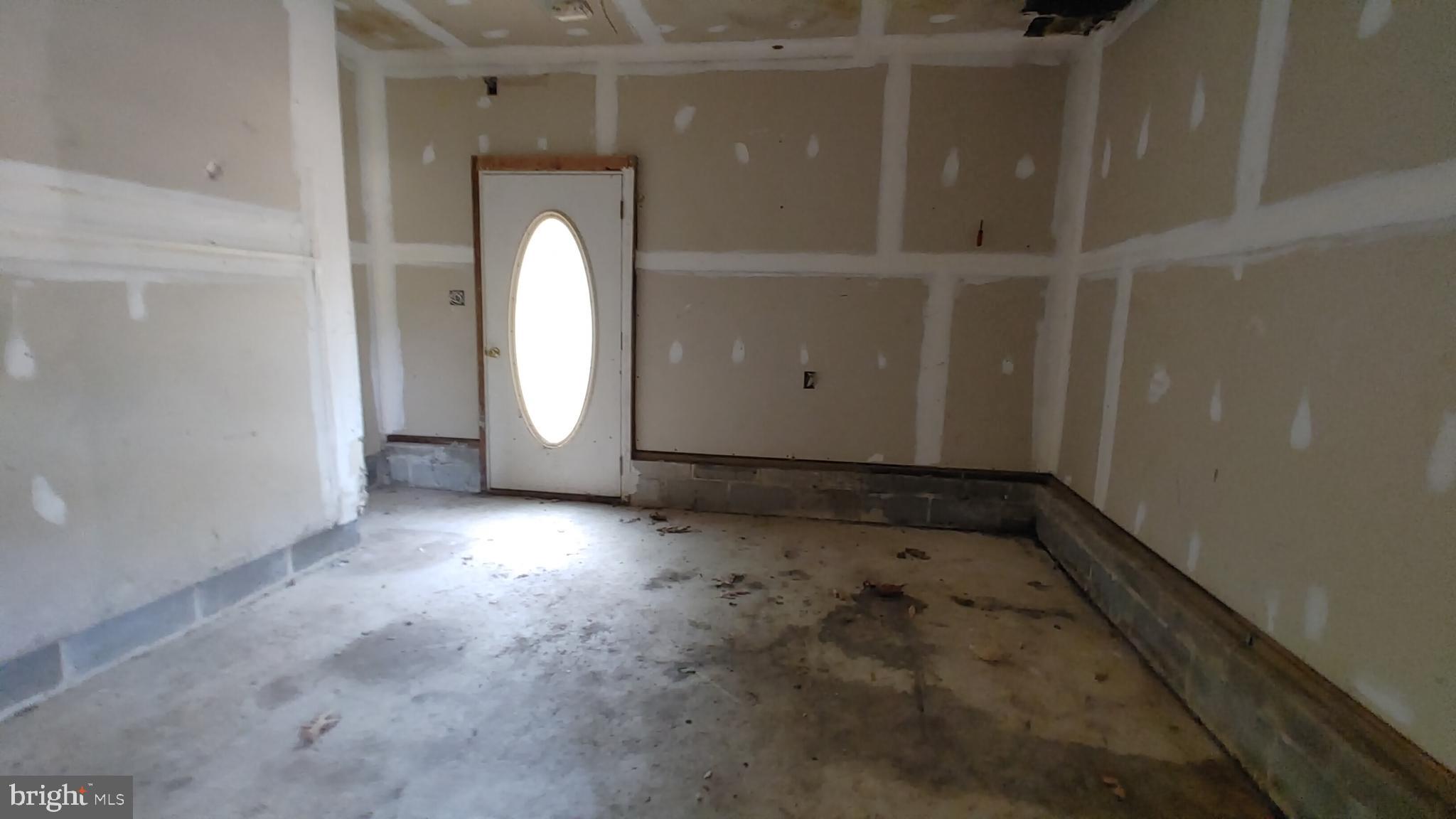 SHADY SIDE - Residential