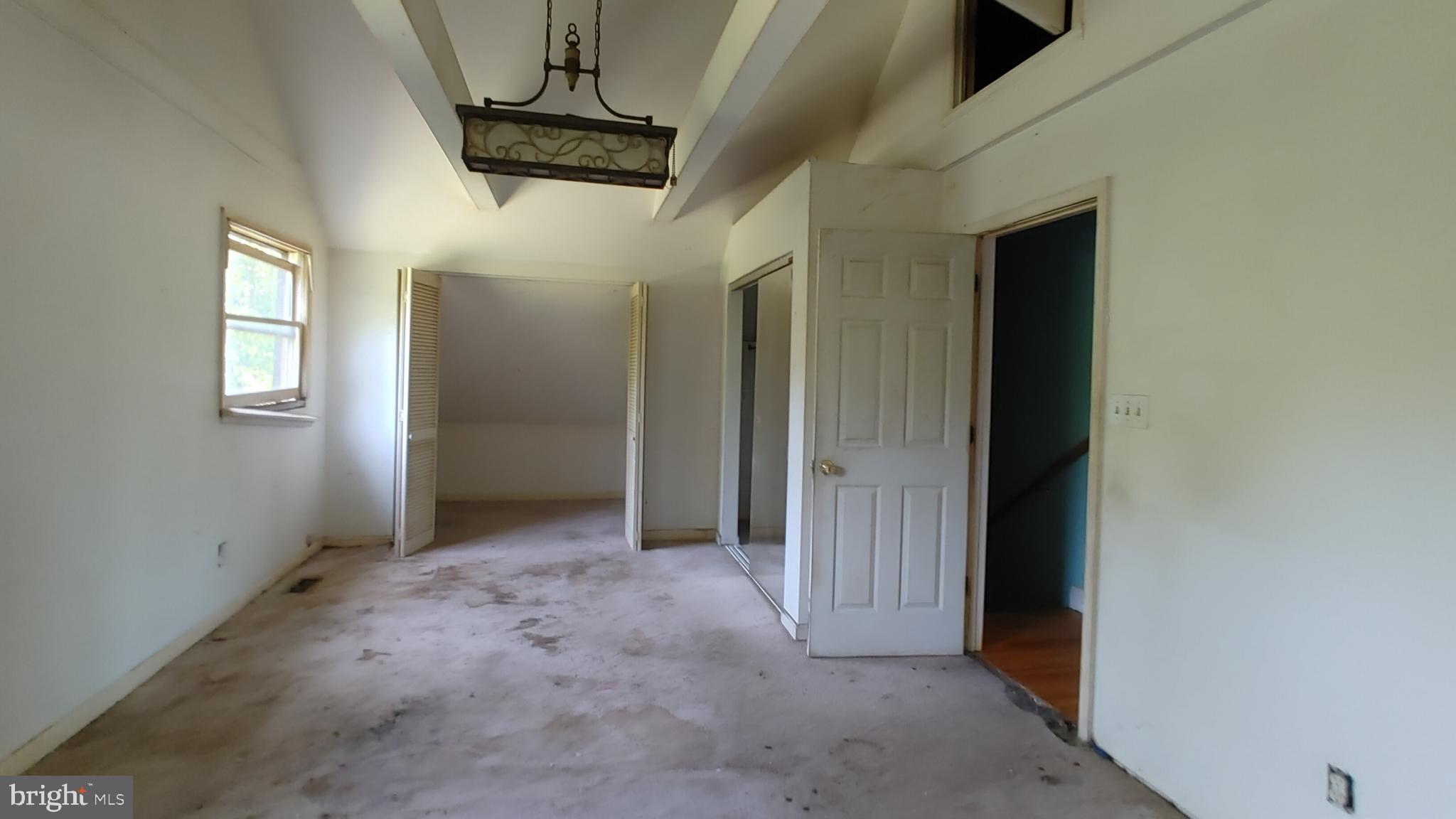 SHADY SIDE - Residential