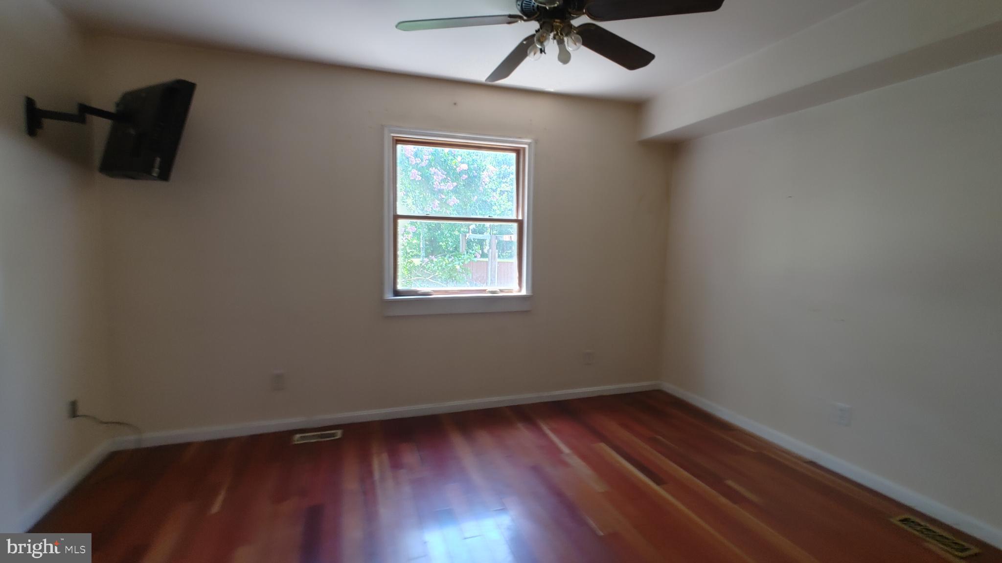 SHADY SIDE - Residential