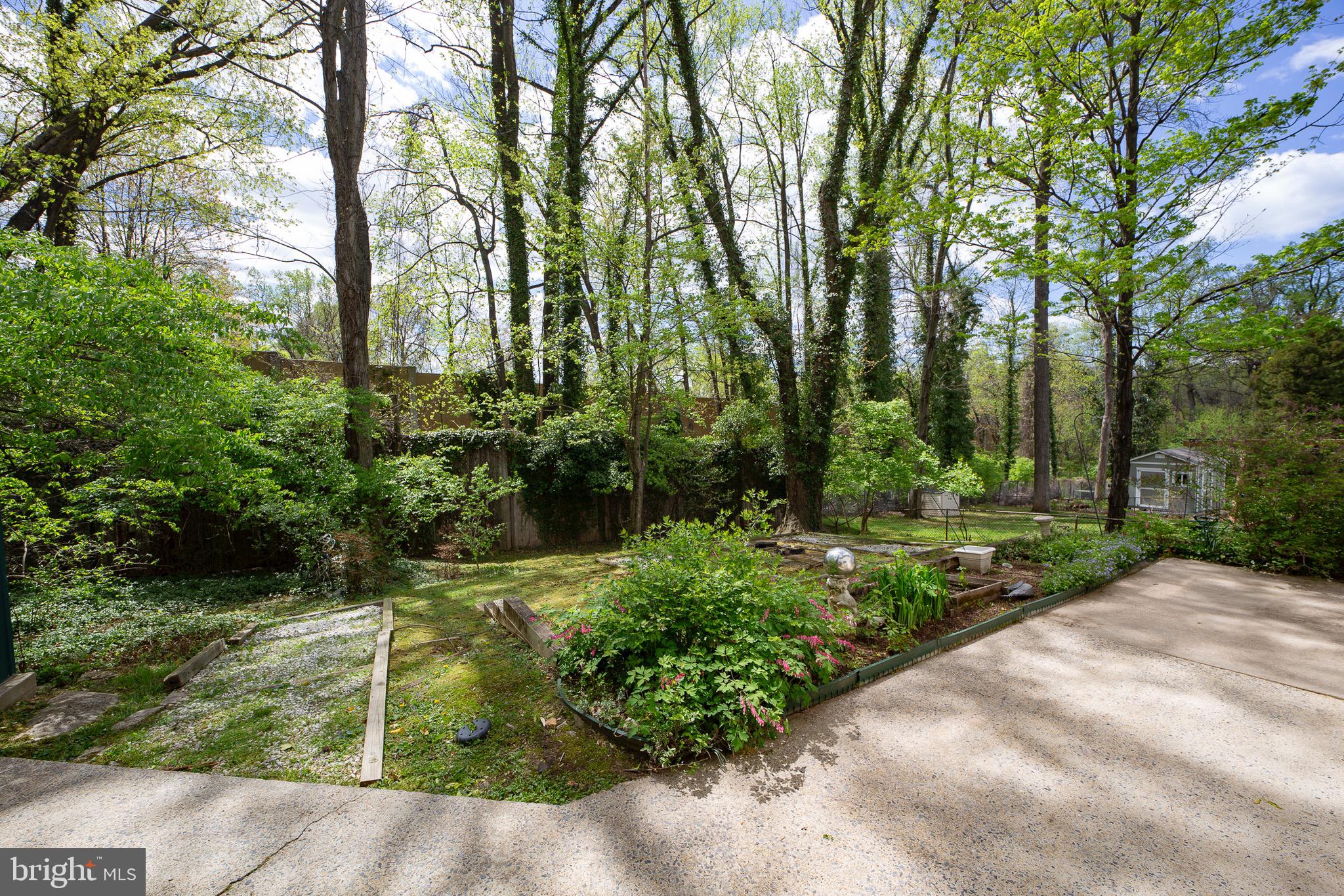 GEORGETOWN VILLAGE - Residential